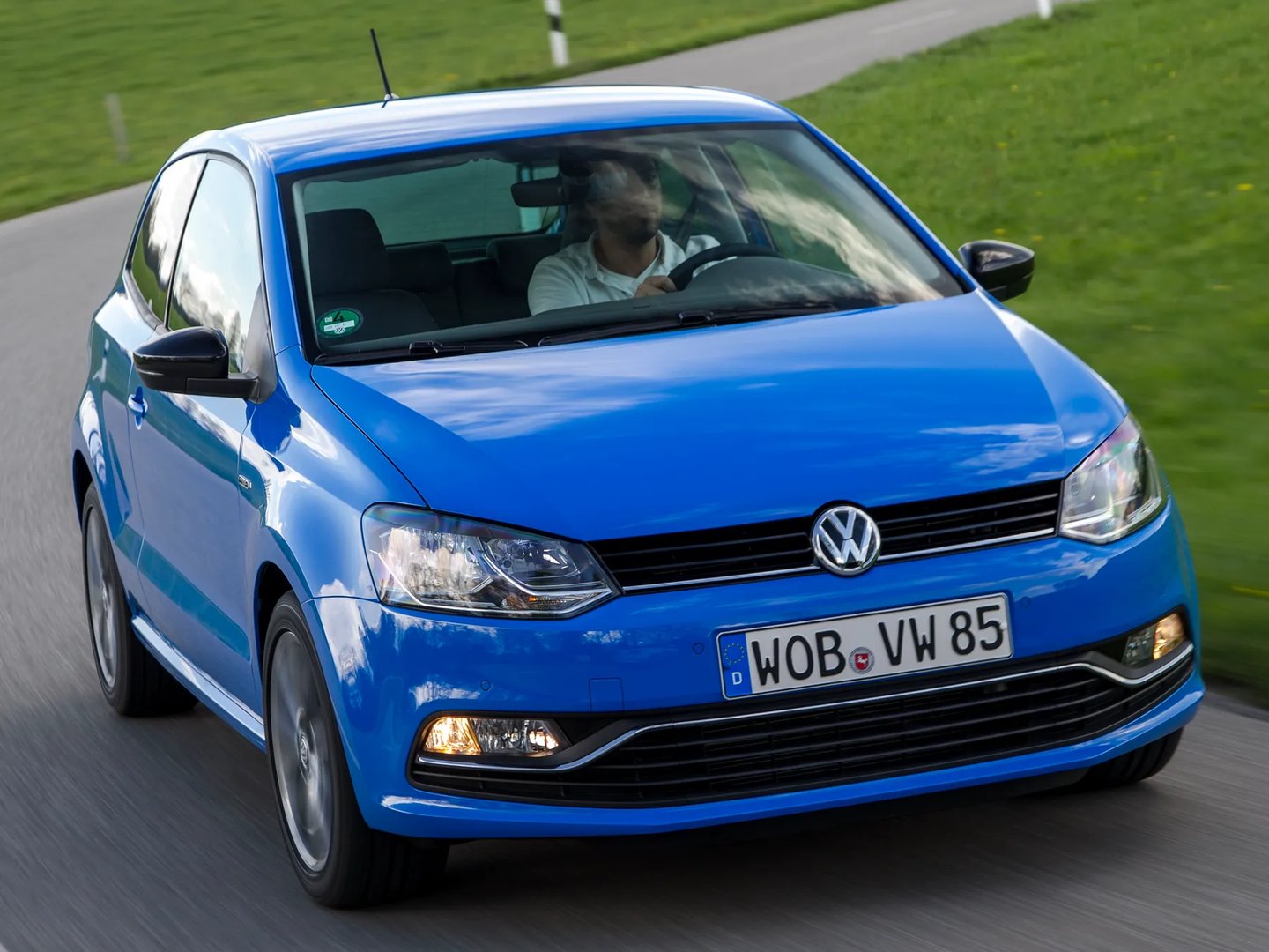 Volkswagen_Polo_5_generation_restyling__Mini_3-doors__11.jpg