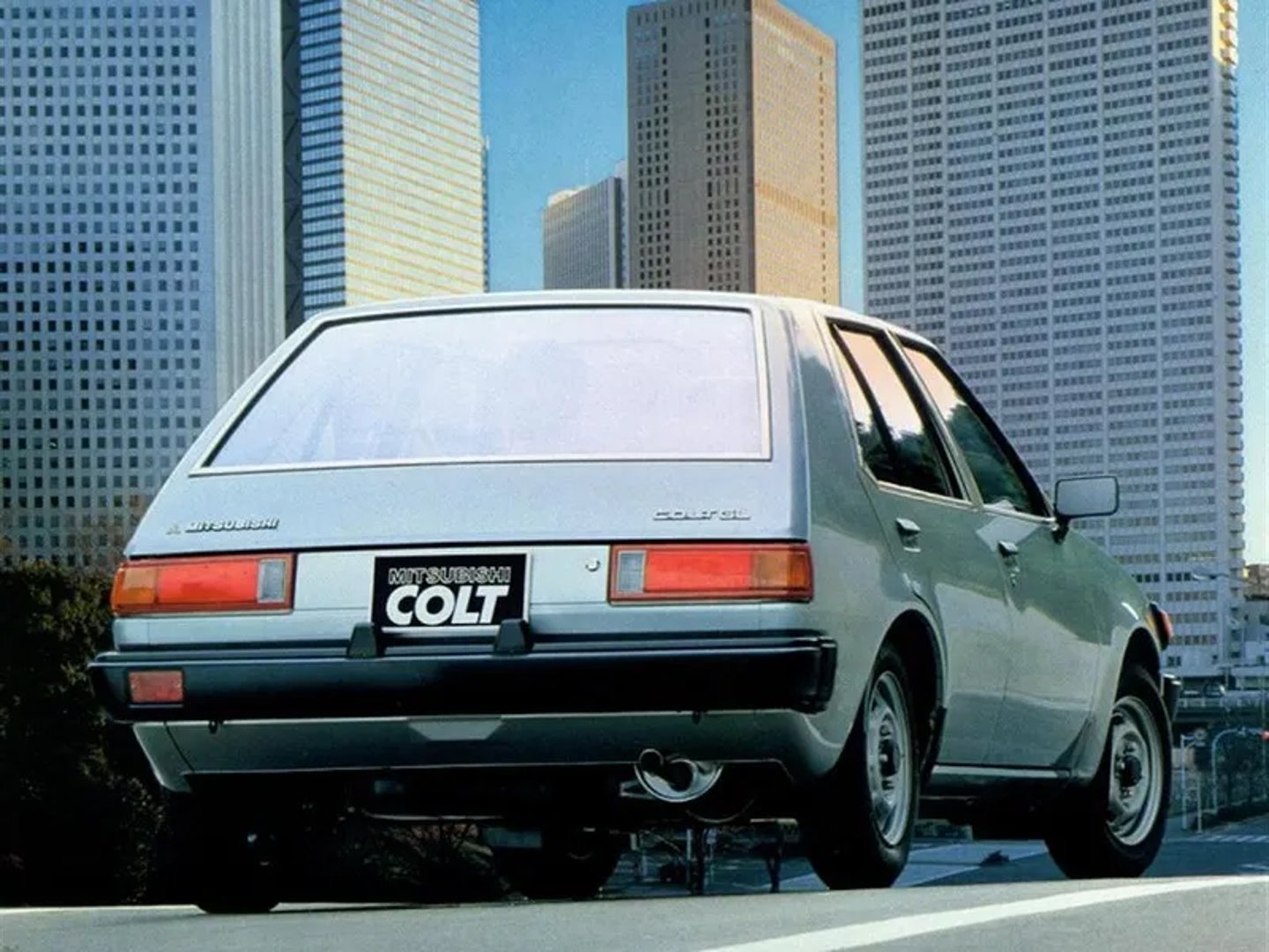 Mitsubishi_Colt_1_generation__Mini_5-doors__4.jpg