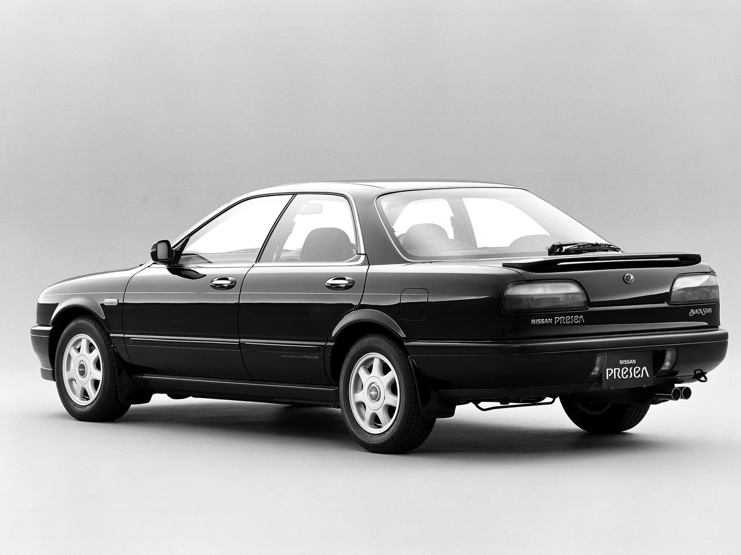 Nissan_Presea_1_generation__Sedan__6.jpg