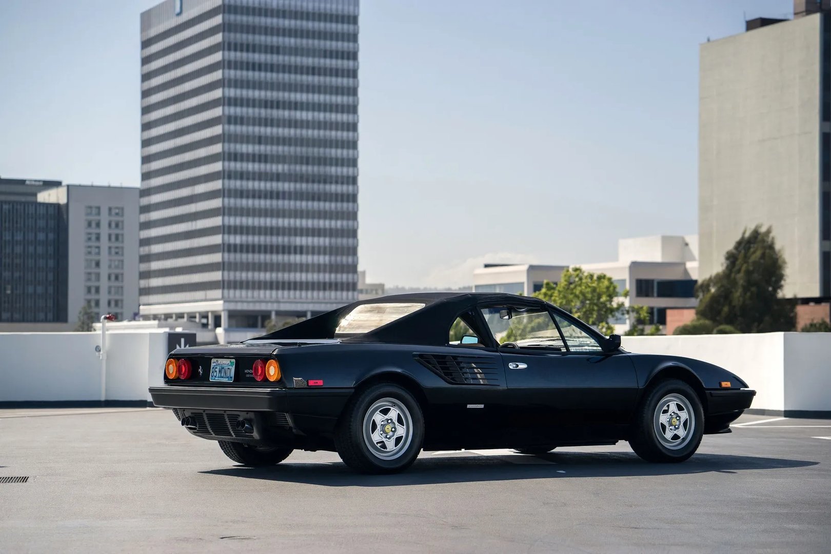 Ferrari_Mondial_1_generation__Cabrio__1.jpg