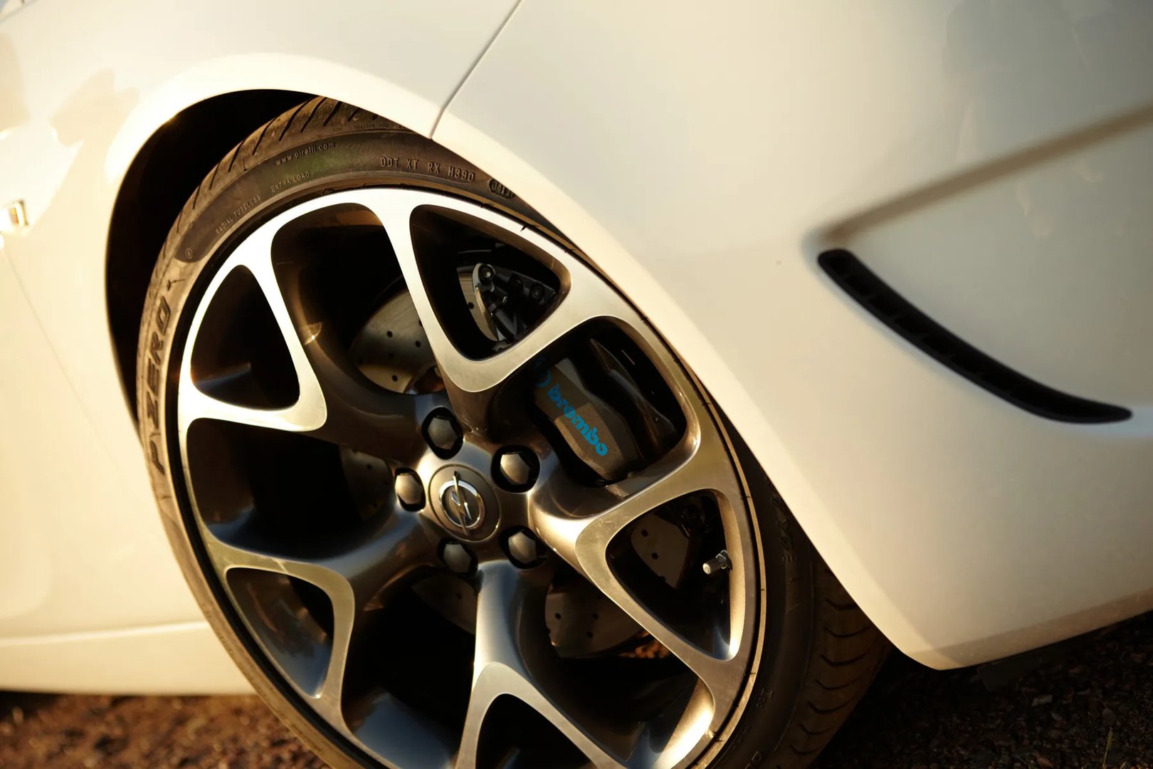 Opel_Insignia_OPC_1_generation__Estate_5-door__12.jpg
