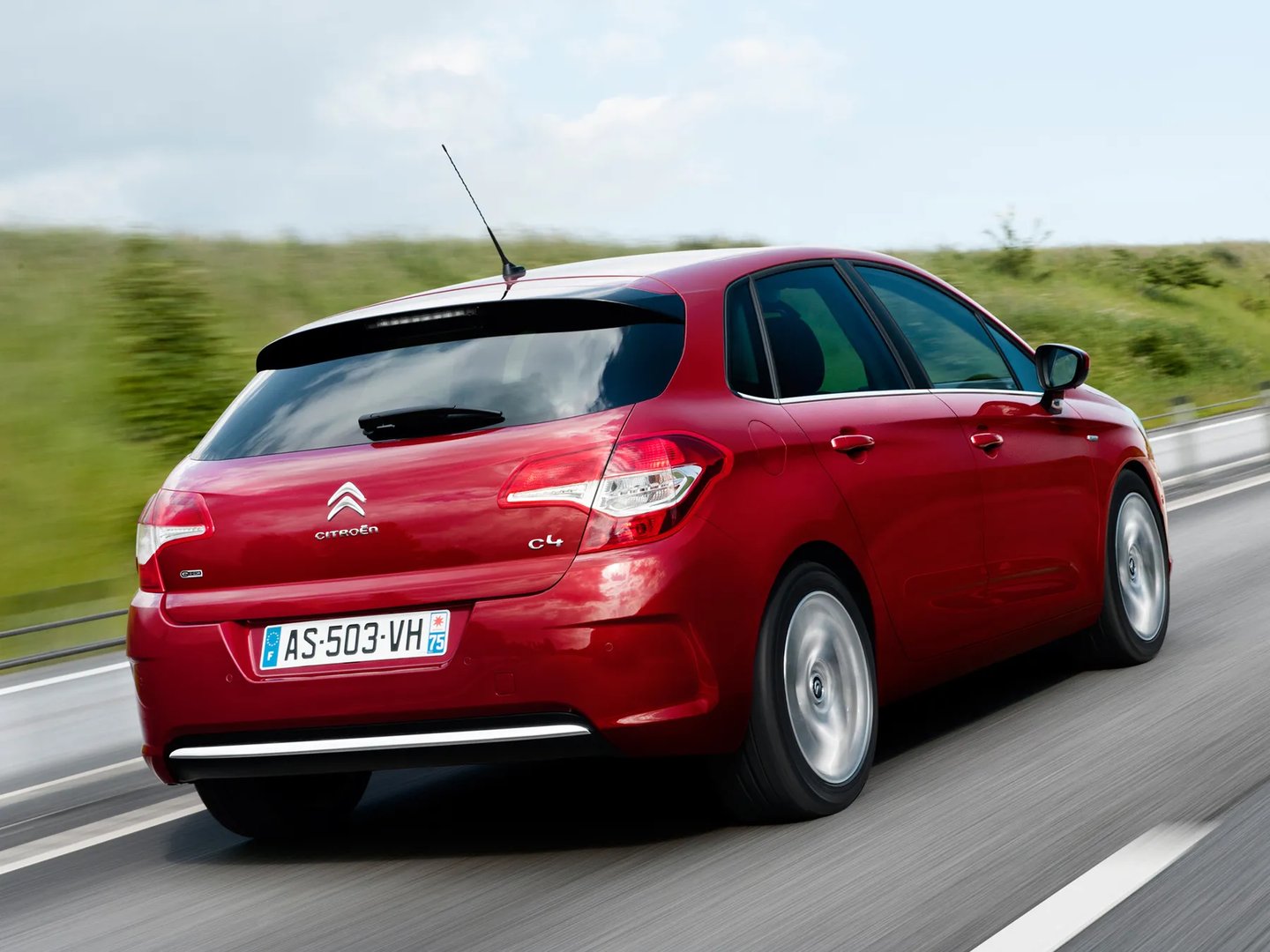 Citroen_C4_2_generation__Hatchback_5-door__2.jpg