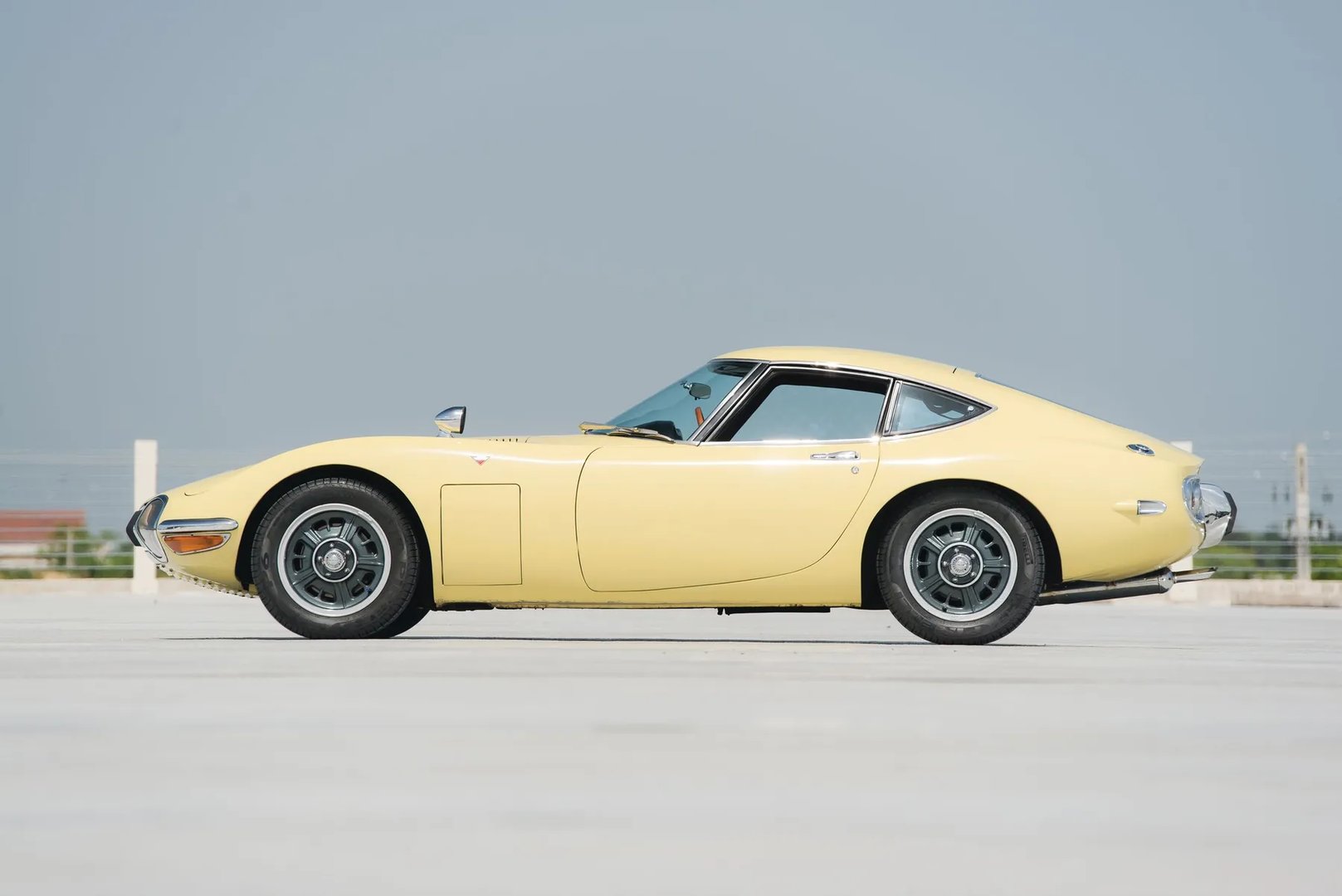 Toyota_2000GT_1_generation__Coupe__4.jpg