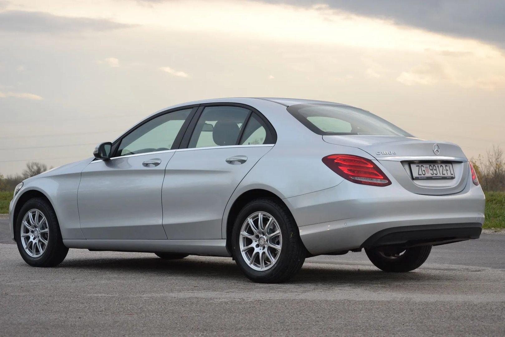 Mercedes_C-Class_4_generation__Sedan__10.jpg
