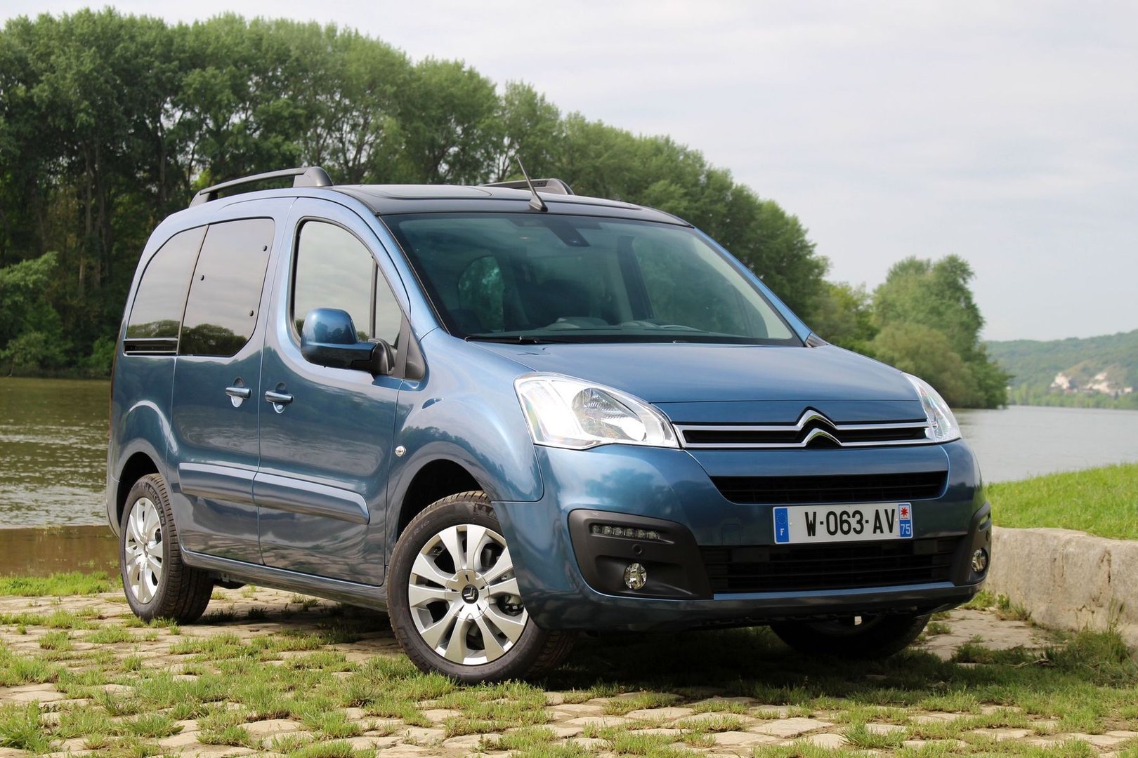 citroen_Berlingo_2_generation_restyling_2__Compact_Van__7.jpg
