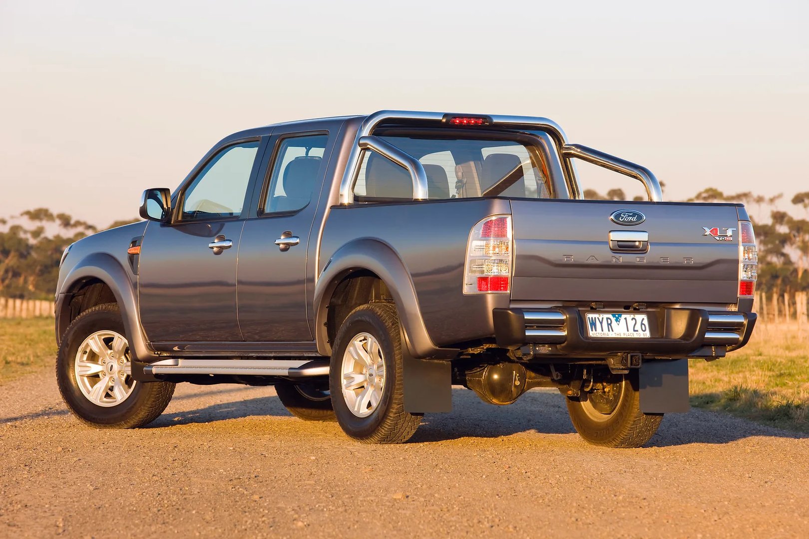 Ford_Ranger_2_generation_restyling__Pickup_double-cab__2.jpg
