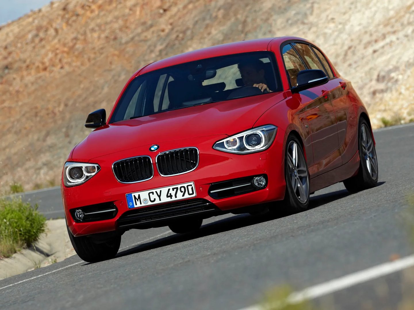 BMW_1_series_2_generation__Hatchback_5-door__9.jpg