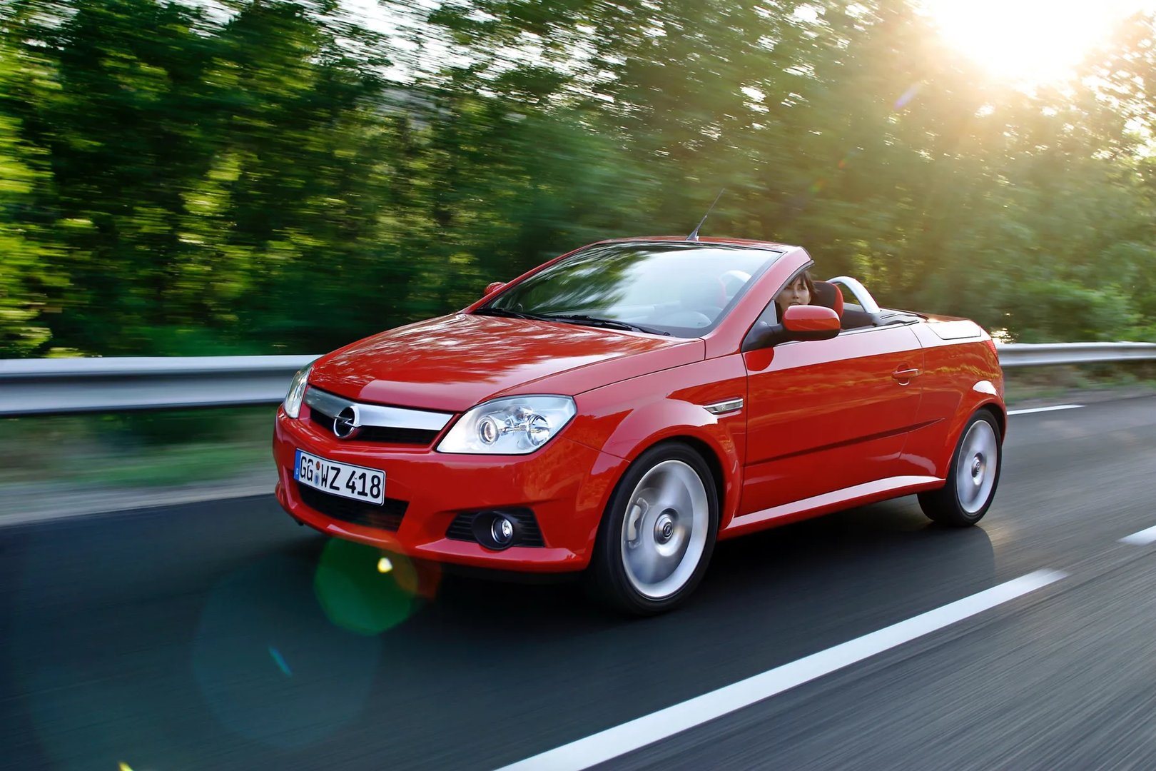 Opel_Tigra_2_generation__Roadster__9.jpg
