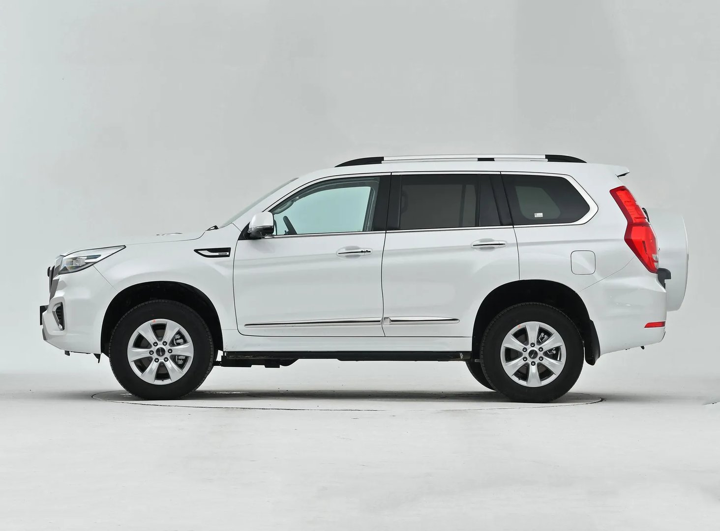 Haval_H9_1_generation_restyling_3__SUV_5-doors__4.jpg