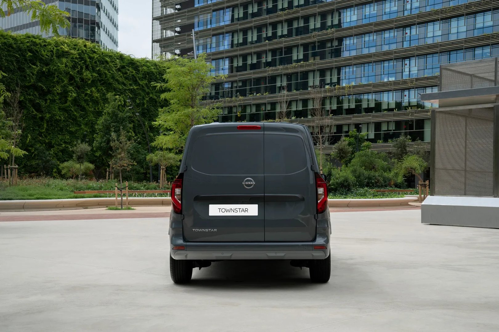 Nissan_Townstar_1_generation__Van__4.jpg