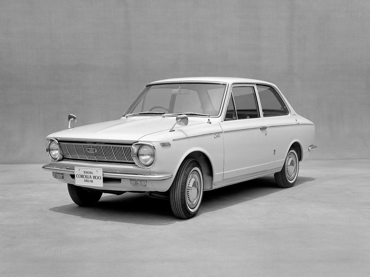 Toyota_Corolla_1_generation__Sedan_2-doors__2.jpg