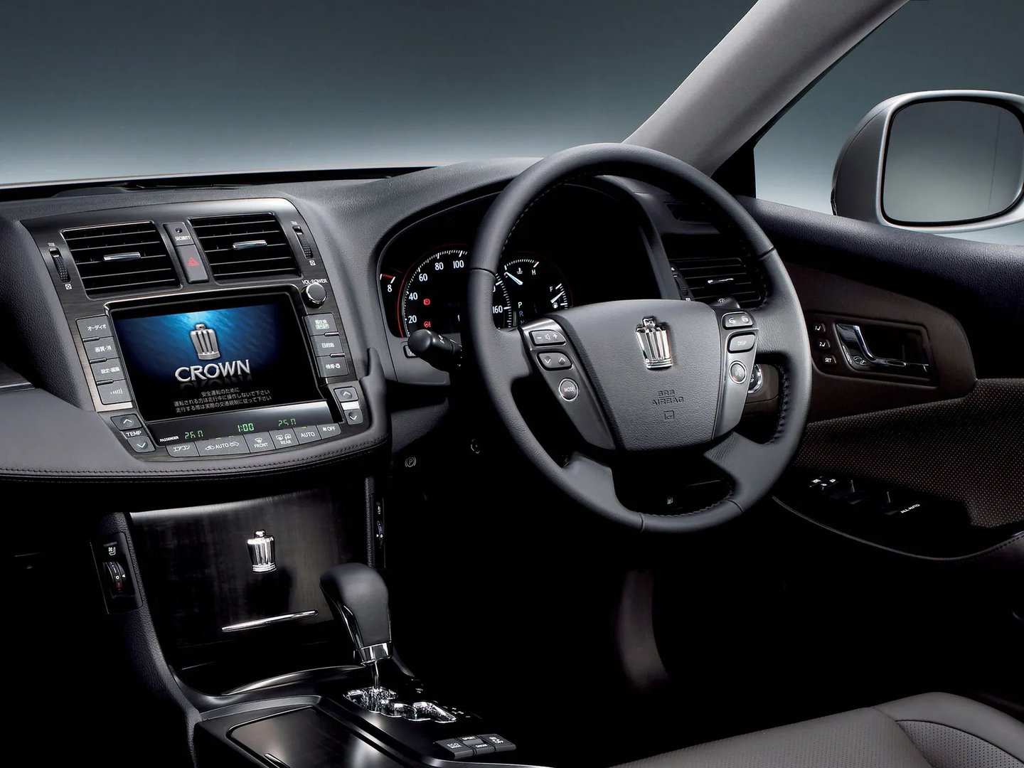 Toyota_Crown_13_generation__Sedan__12.jpg
