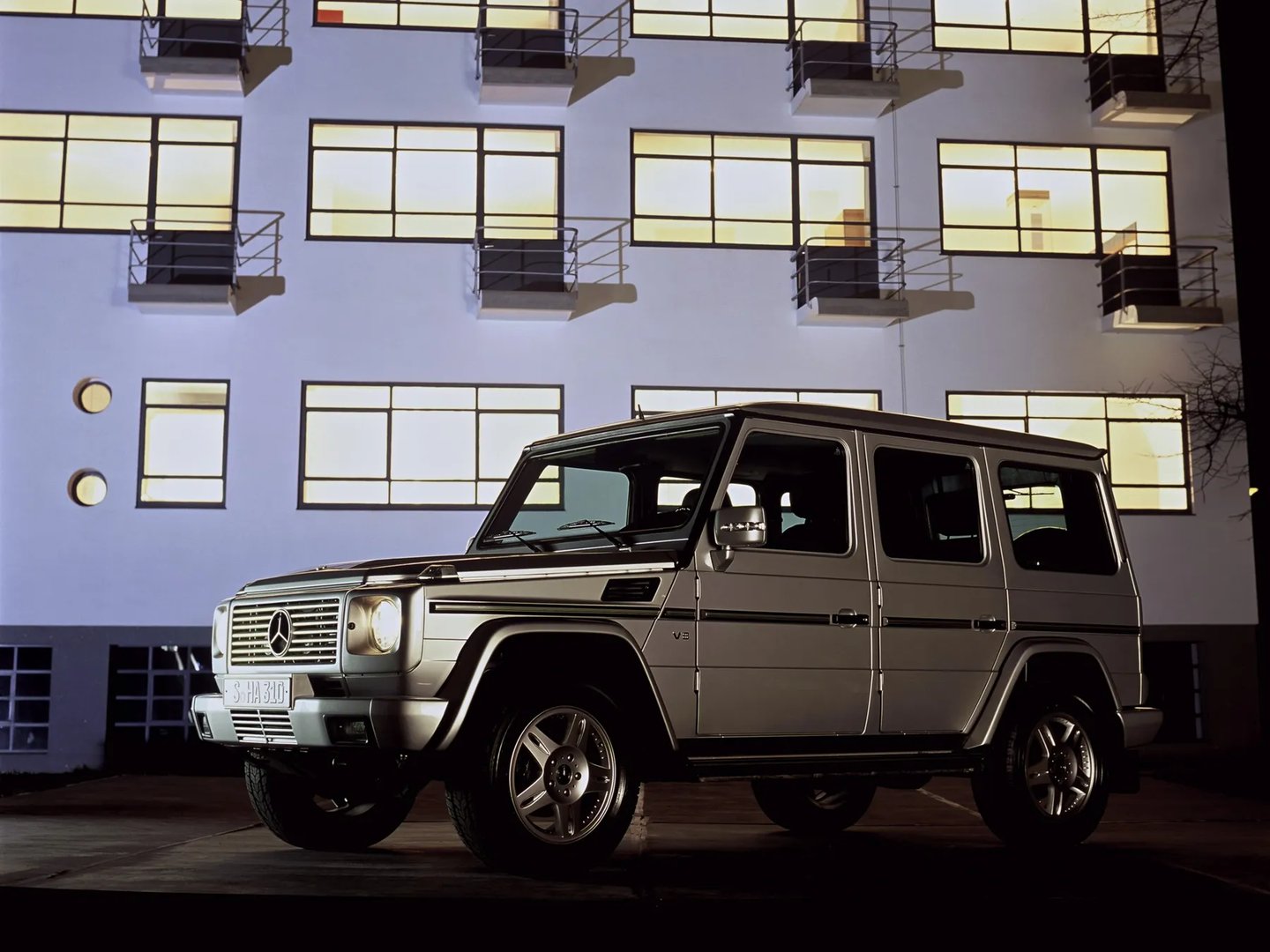 Mercedes_G-Class_2_generation_restyling_3__SUV_5-doors__4.jpg