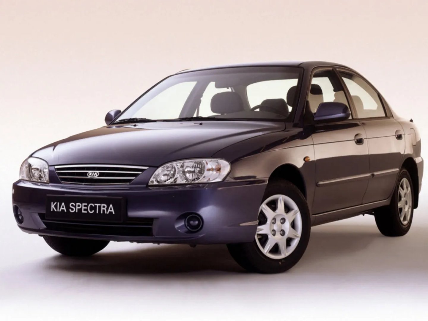 Kia_Spectra_1_generation__Sedan__main.jpg