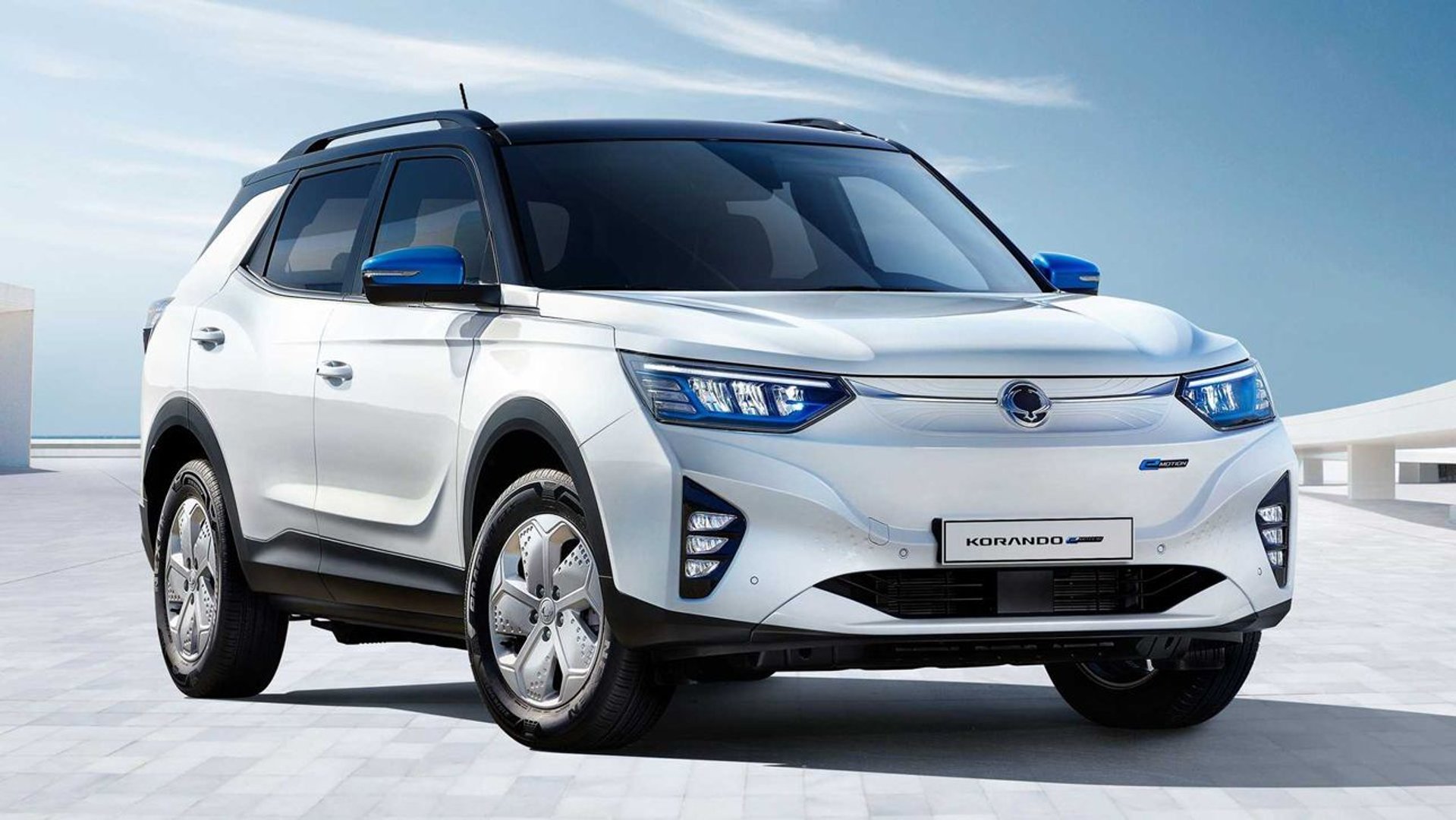 ssangyong_Korando_E-motion_4_generation__SUV_5-doors__30.jpg