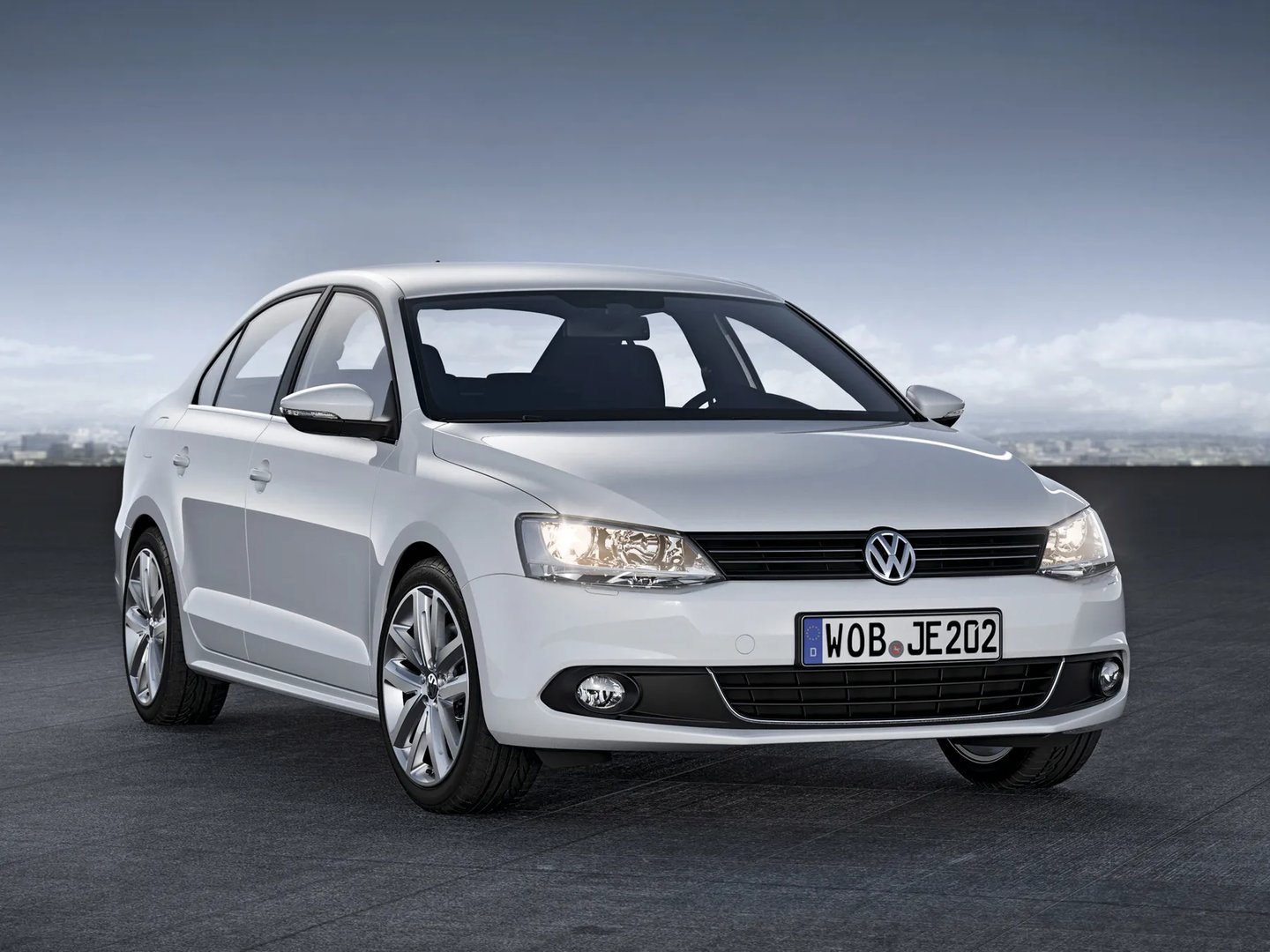 Volkswagen_Jetta_6_generation__Sedan__3.jpg