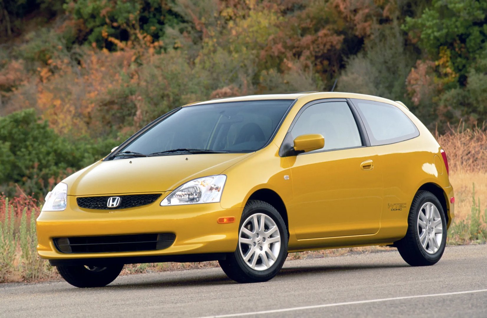 Honda_Civic_(USA)_7_generation__Hatchback_3-door__12.jpg