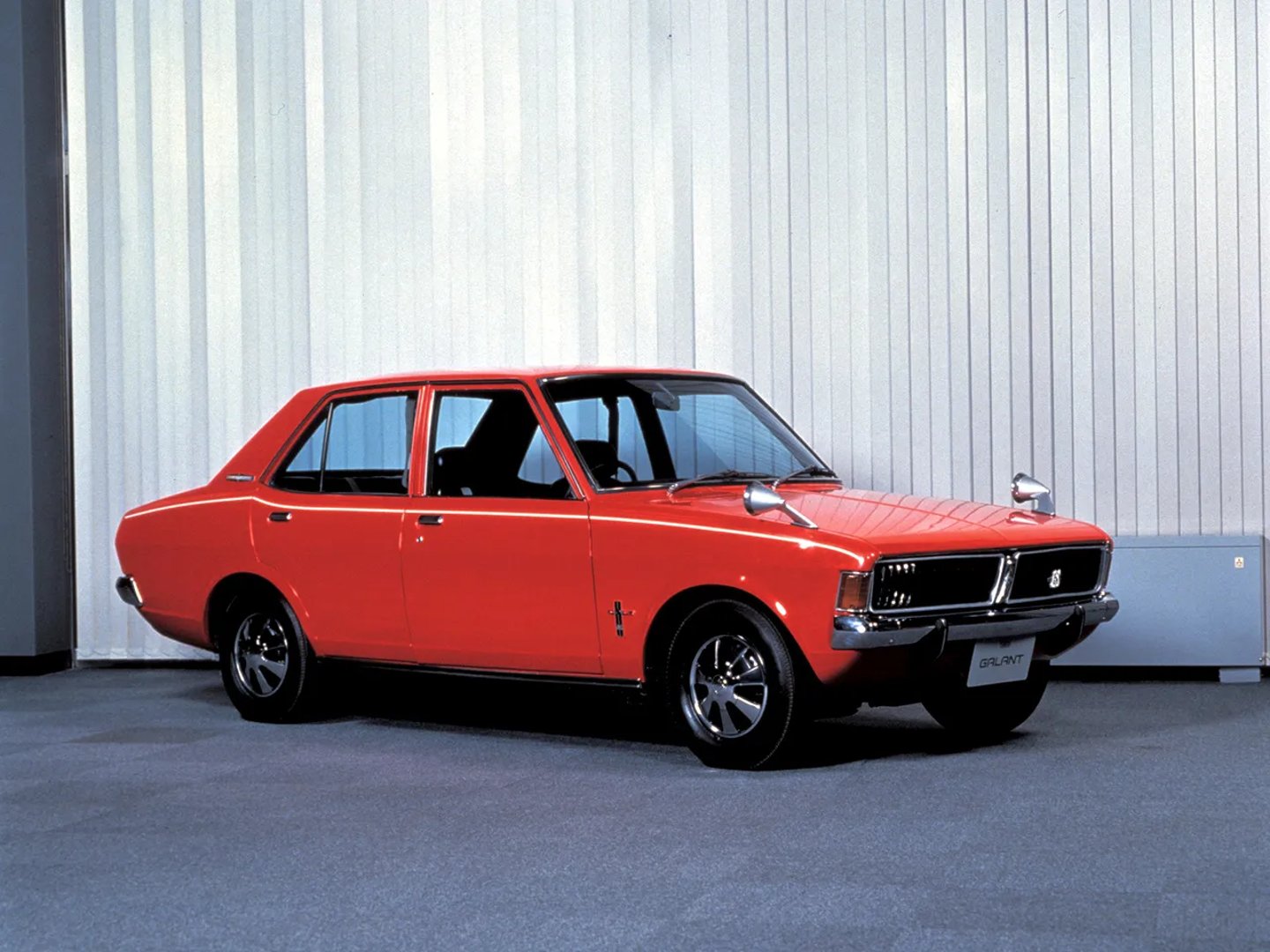 Mitsubishi_Galant_1_generation__Sedan__2.jpg
