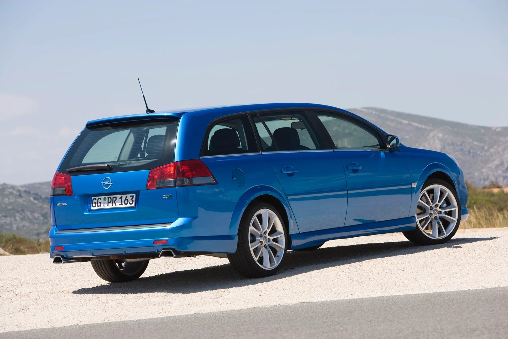 Opel_Vectra_OPC_3_generation_restyling__Estate_5-door__10.jpg