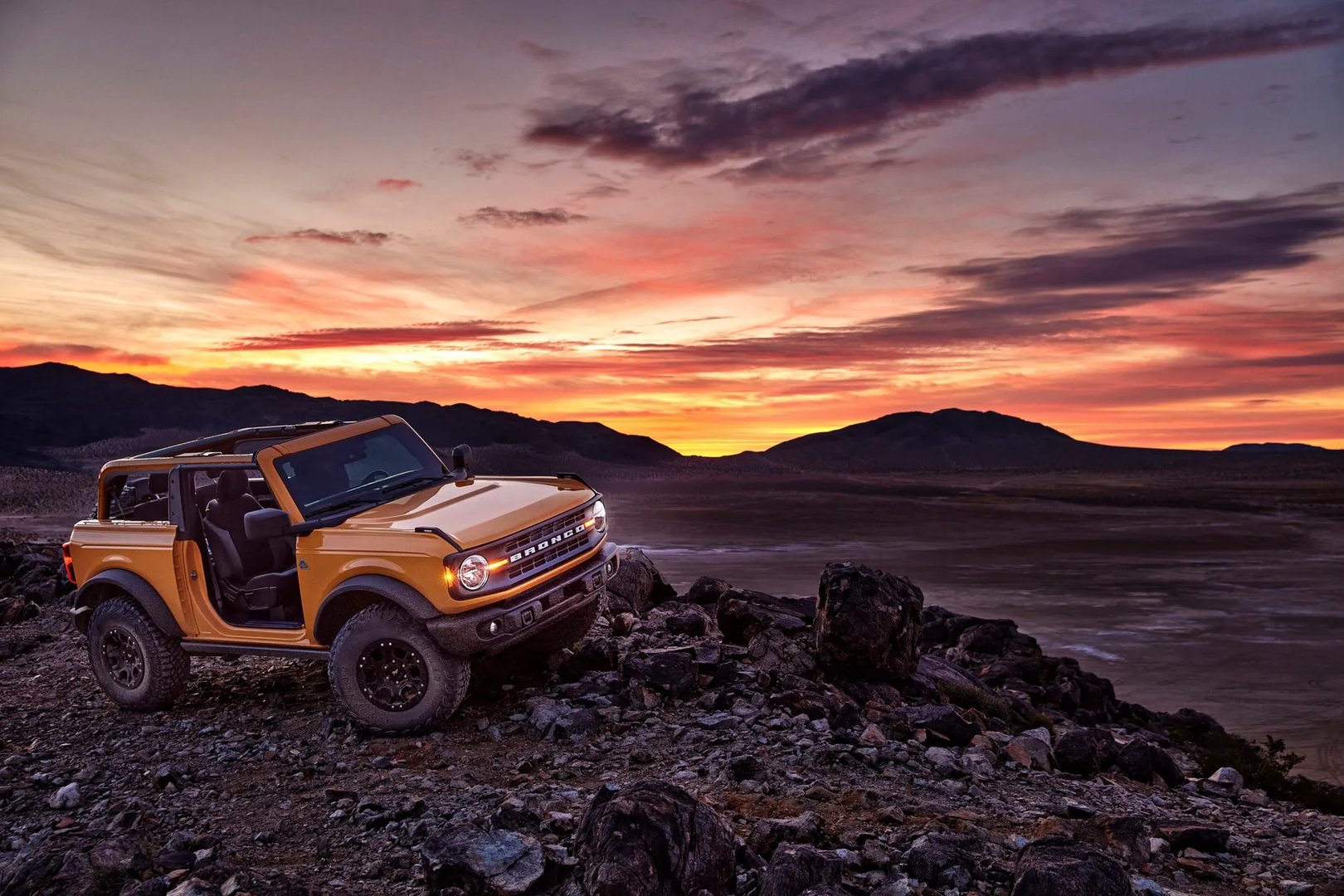 Ford_Bronco_6_generation__SUV_3-doors__12.jpg