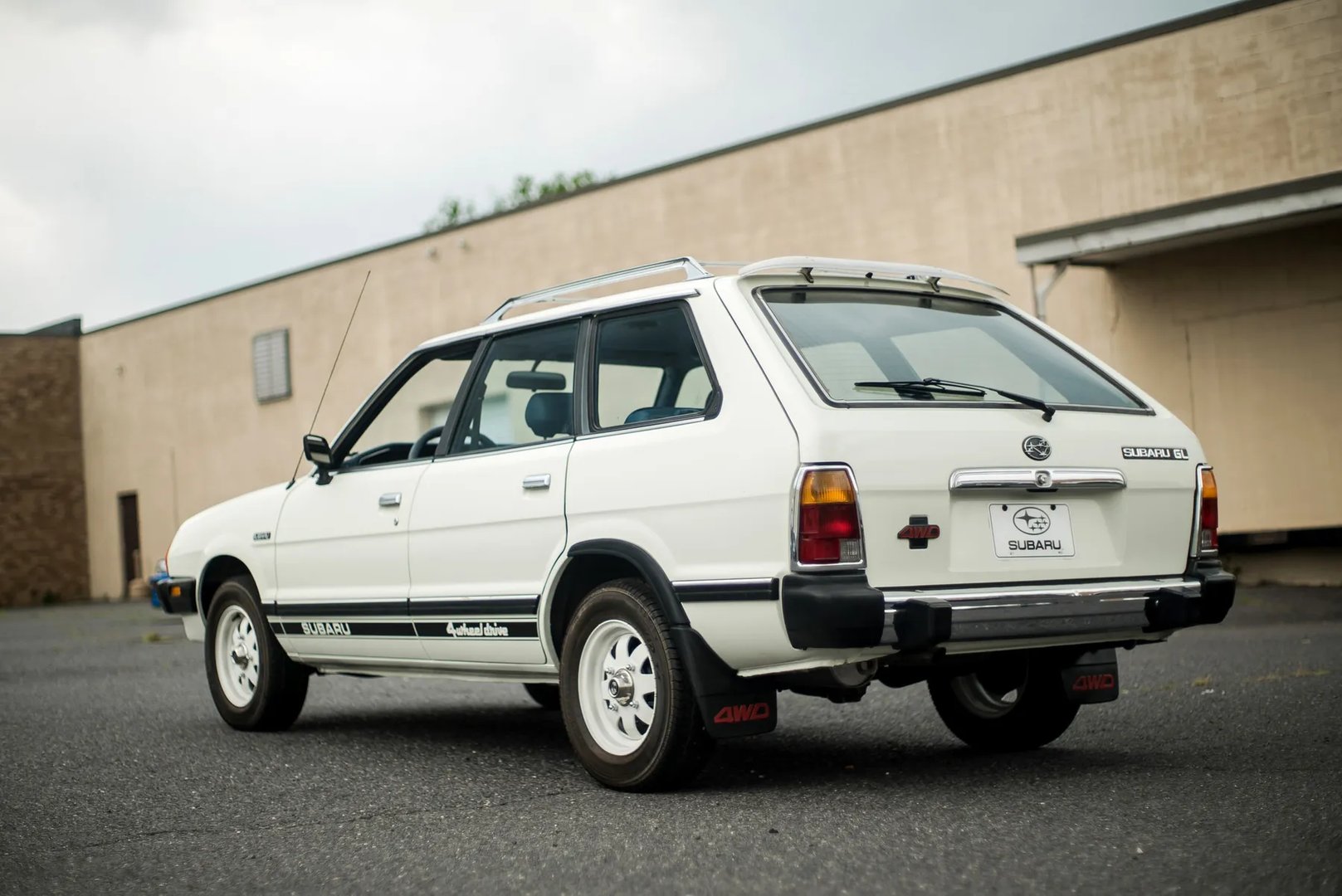 Subaru_Leone_2_generation__Estate_5-door__2.jpg