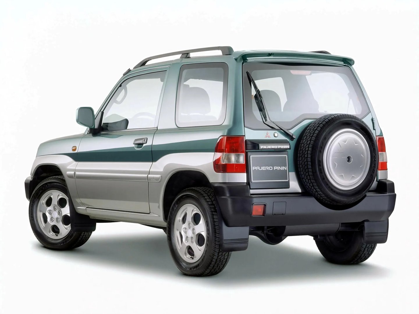 Mitsubishi_Pajero_Pinin_1_generation__SUV_3-doors__1.jpg
