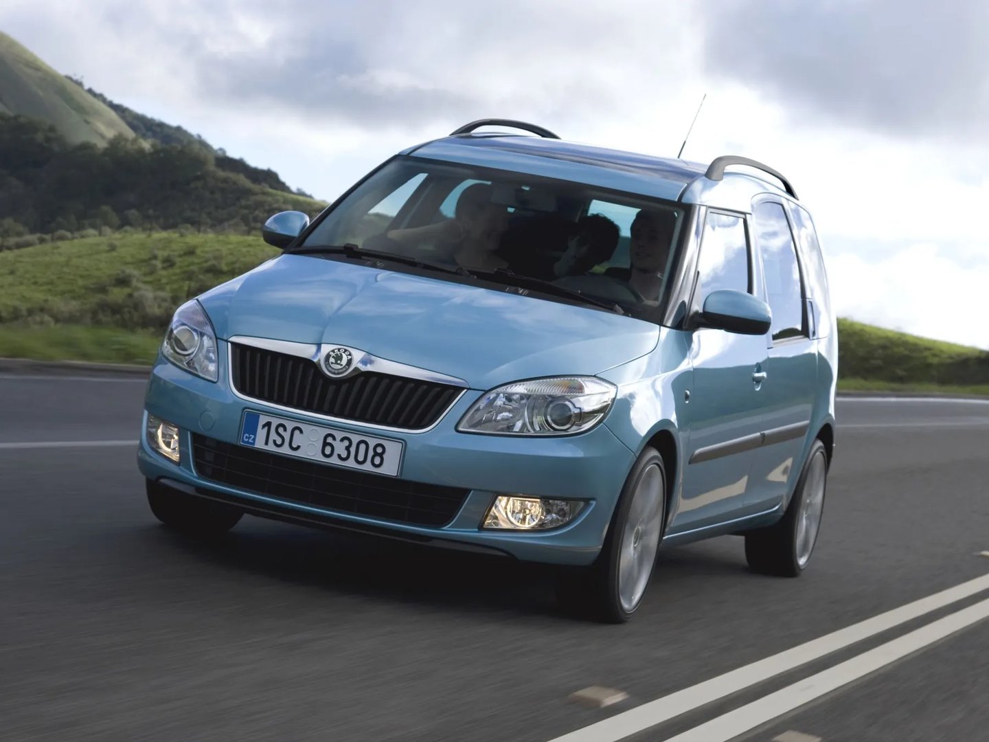 Skoda_Roomster_1_generation_restyling__Compact_Van__1.jpg