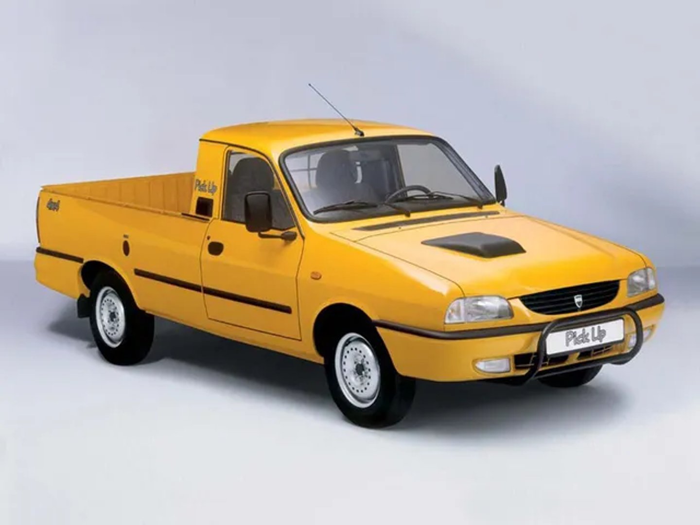 Dacia_Pick-Up_1_generation__Pickup_single-cab__1.jpg