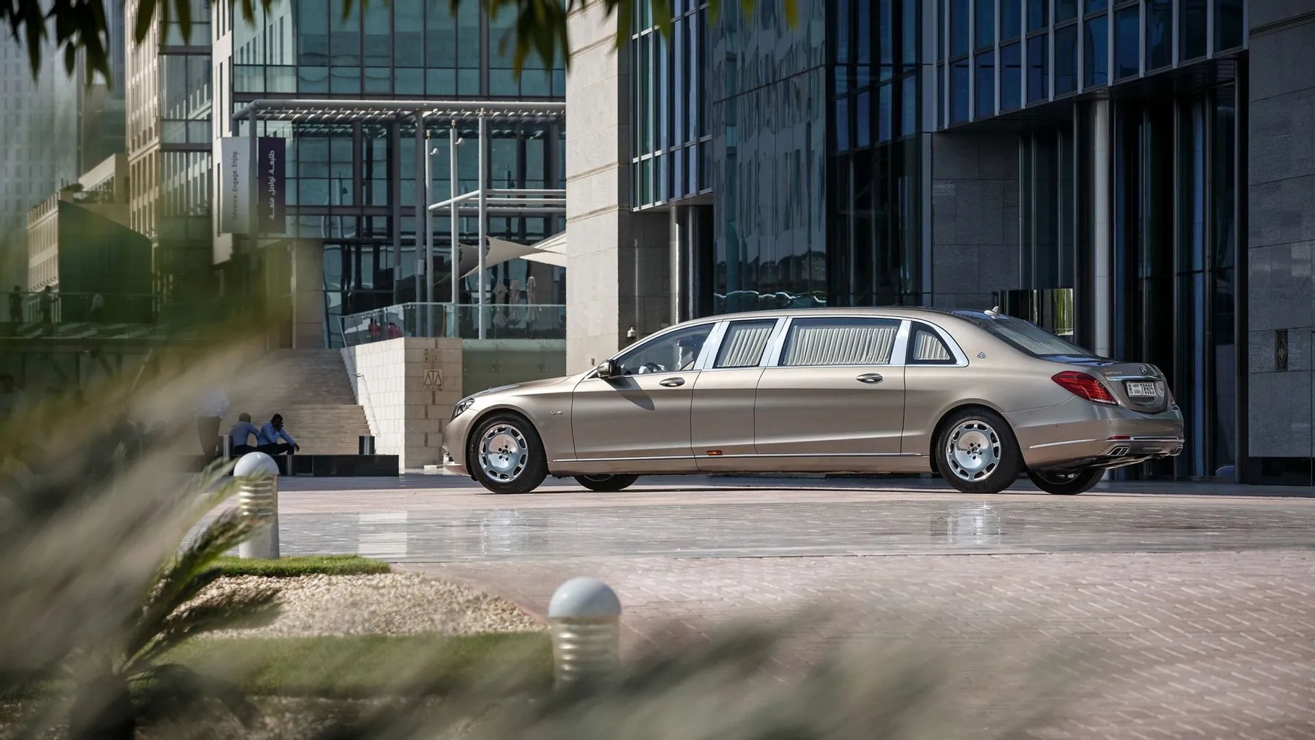 Maybach_S-class_1_generation__Limousine__4.jpg