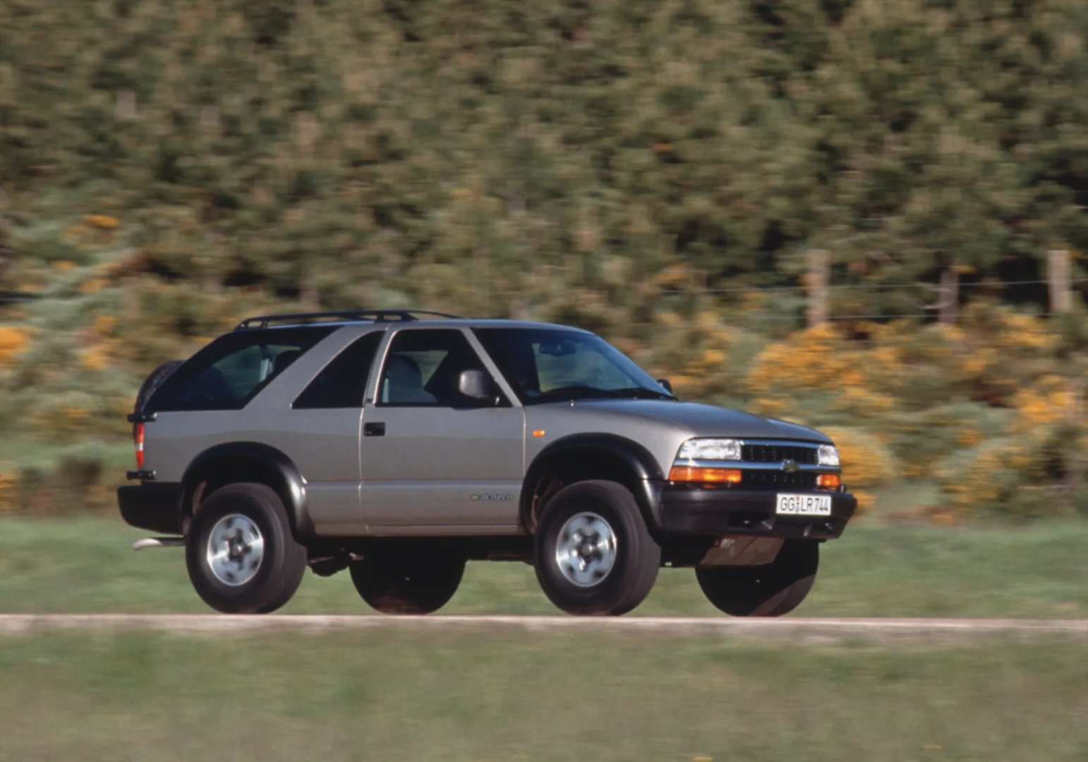 Chevrolet_Blazer_2_generation__SUV_3-doors__2.jpg