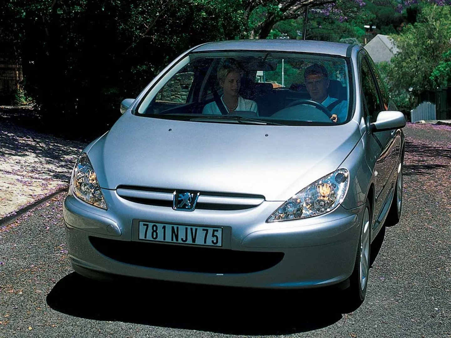 Peugeot_307_1_generation__Hatchback_3-door__4.jpg