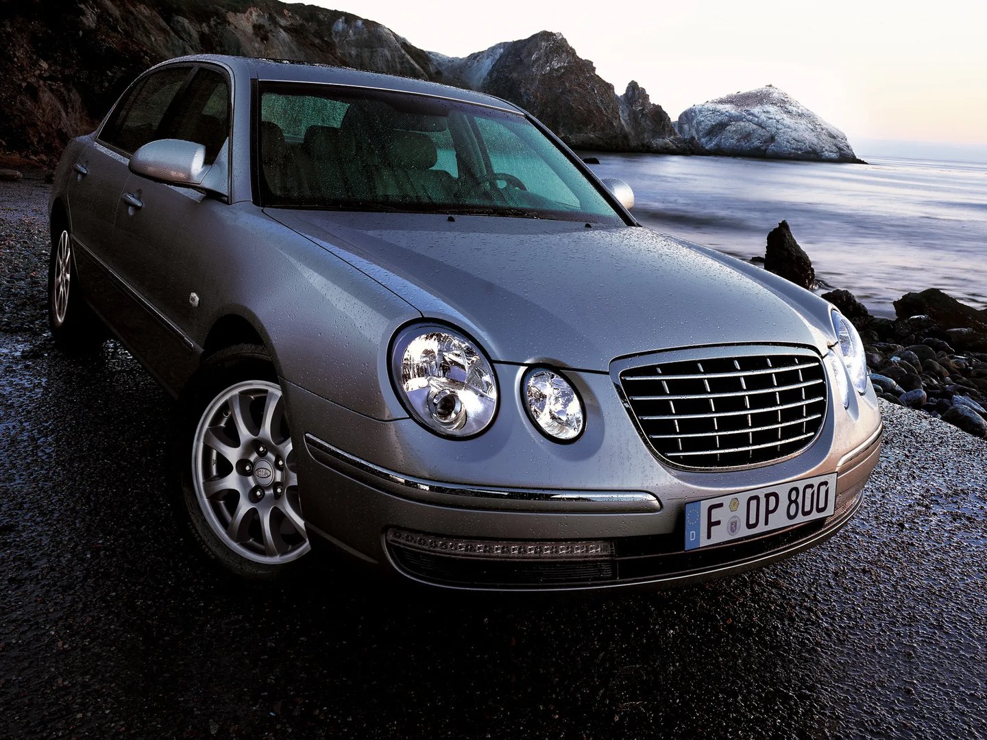 Kia_Opirus_1_generation_restyling__Sedan__6.jpg
