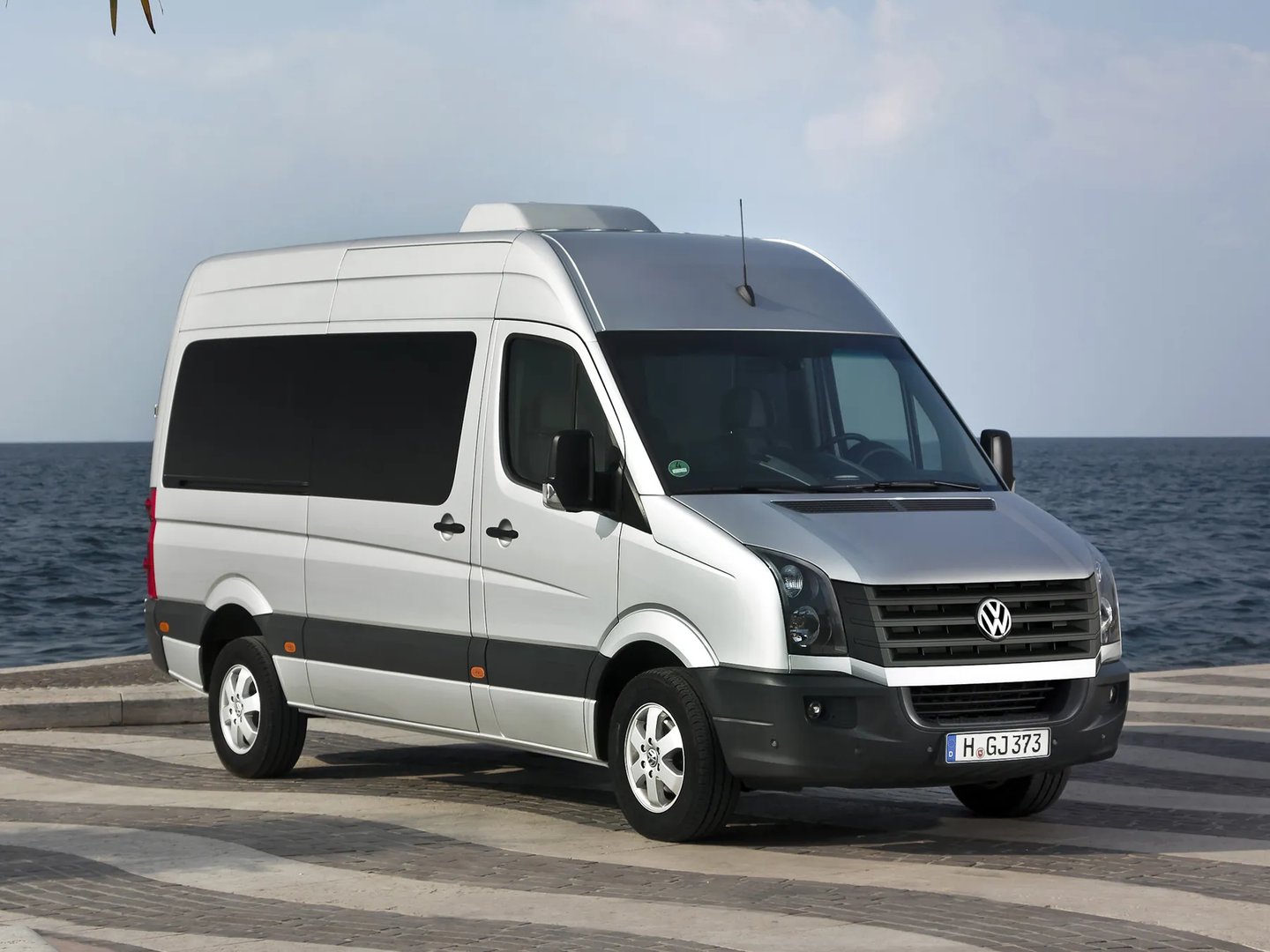Volkswagen_Crafter_1_generation_restyling_1__Minivan_Short__3.jpg