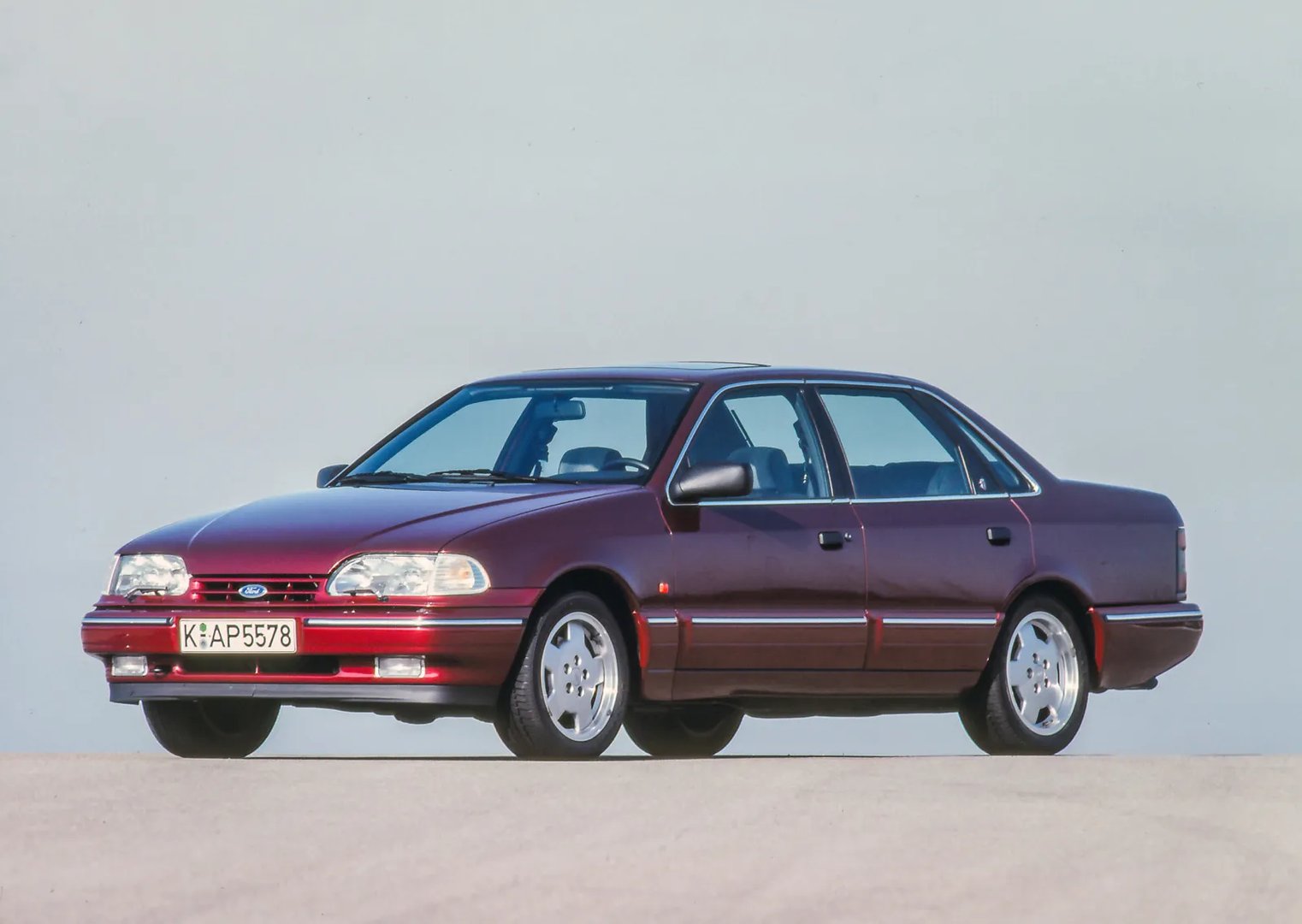 Ford_Scorpio_1_generation__Sedan__1.jpg