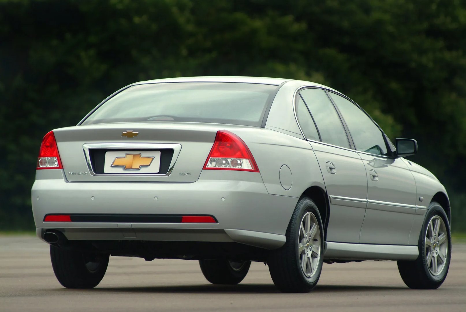 Chevrolet_Omega_2_generation__Sedan__6.jpg