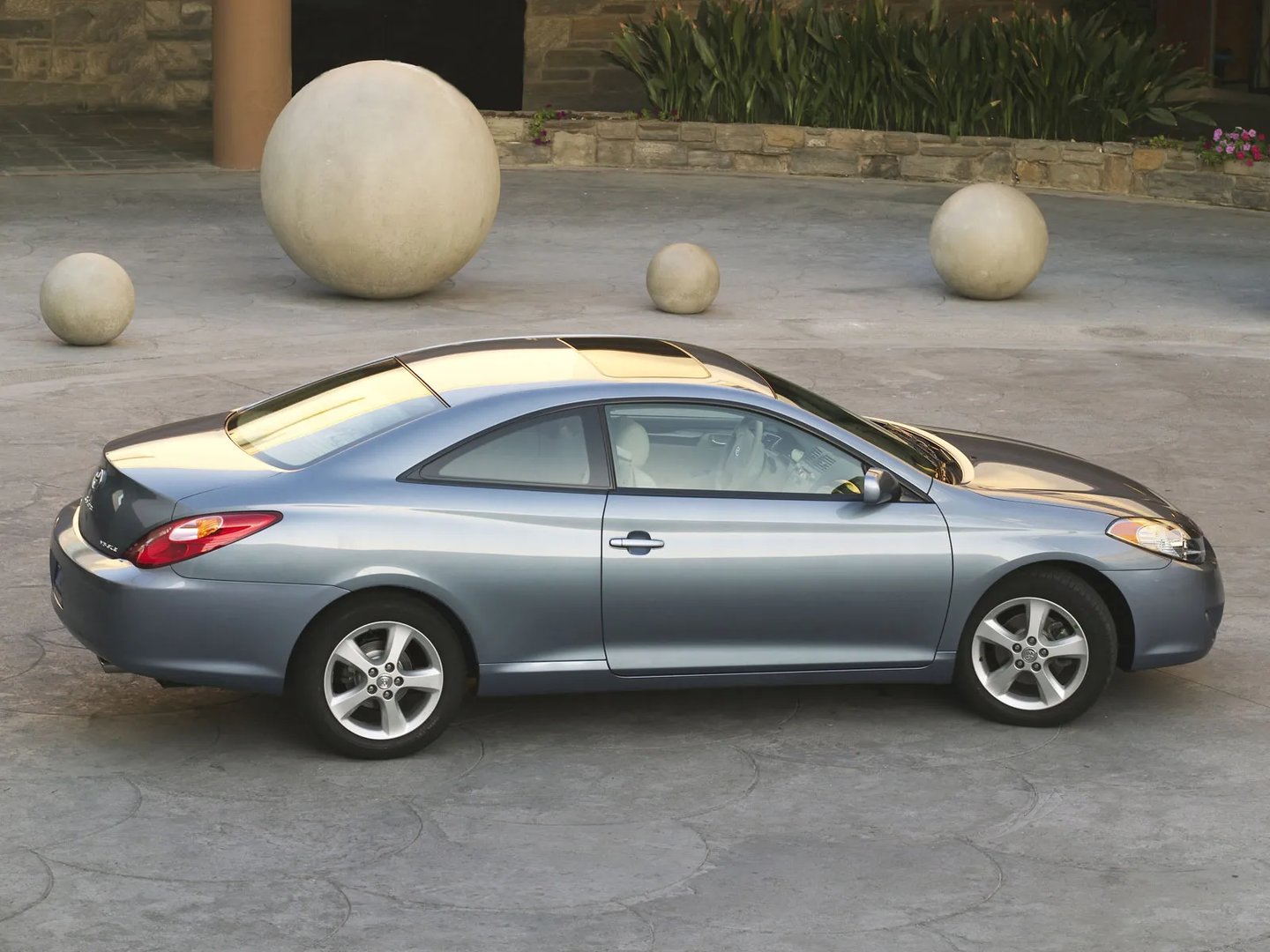 Toyota_Camry_Solara_2_generation__Coupe__5.jpg
