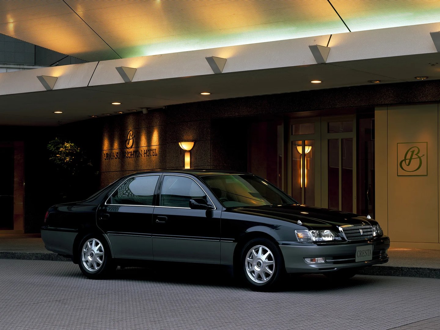 Toyota_Cresta_5_generation_restyling__Sedan__3.jpg
