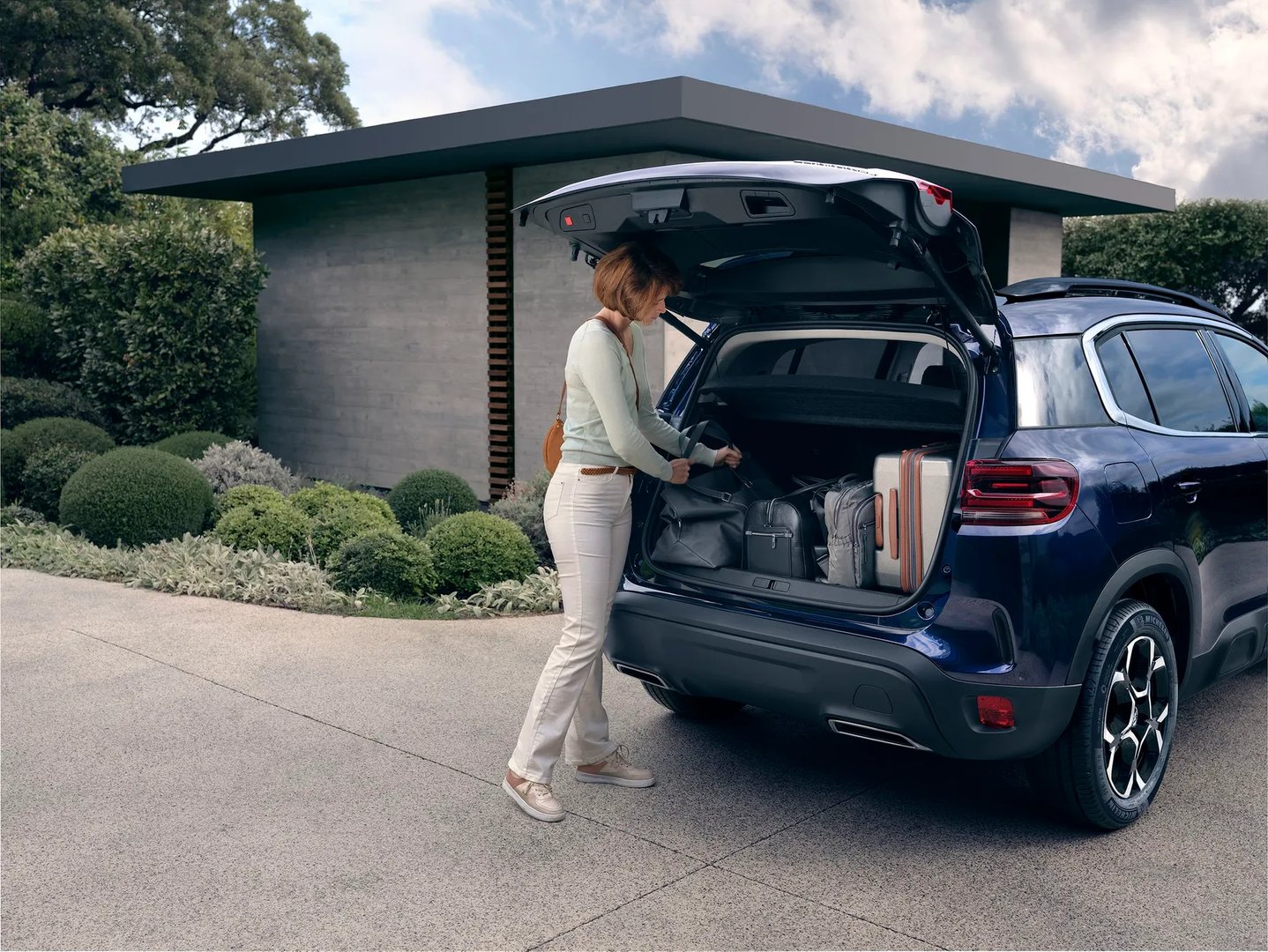 Citroen_C5_Aircross_1_generation_restyling_1__SUV_5-doors__12.jpg