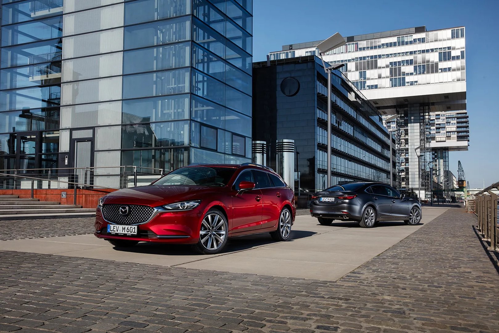 Mazda_6_3_generation_restyling_2__Estate_5-door__8.jpg