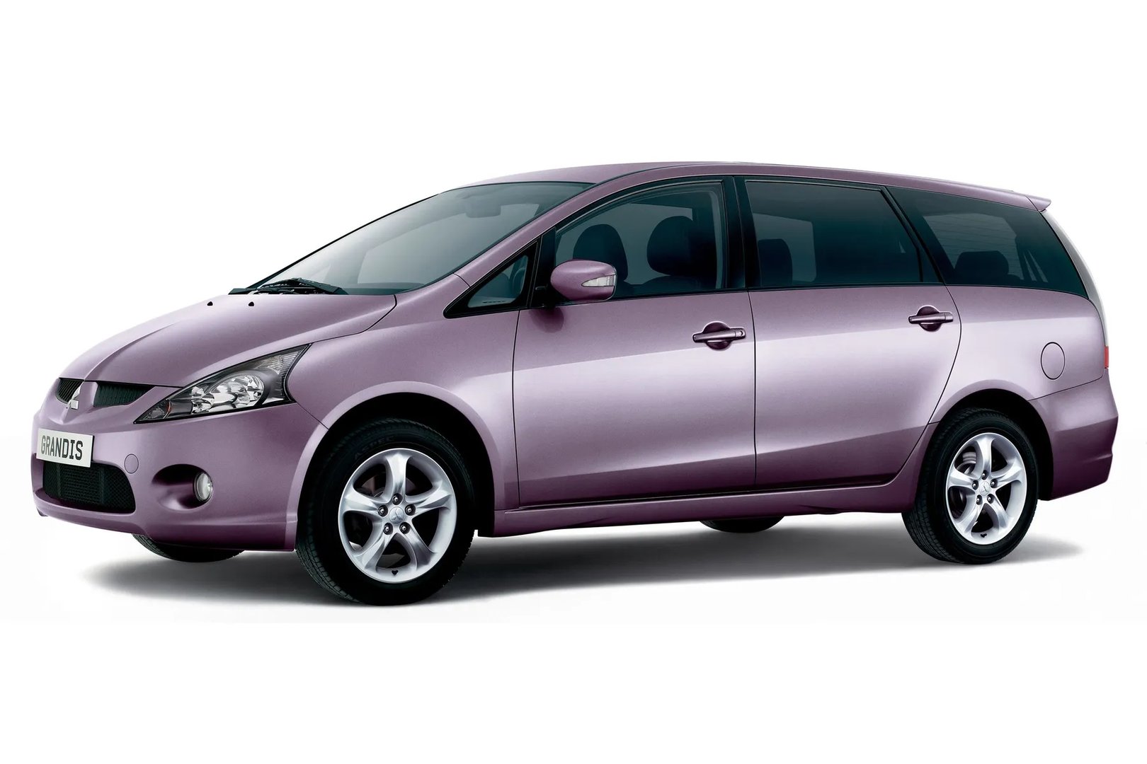 Mitsubishi_Grandis_1_generation__Minivan__6.jpg