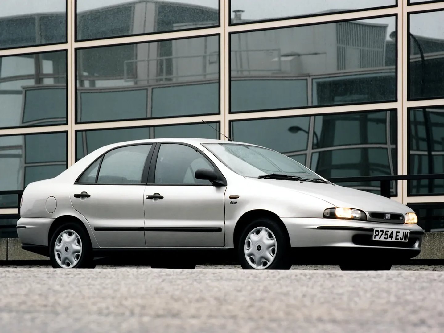 Fiat_Marea_1_generation__Sedan__3.jpg