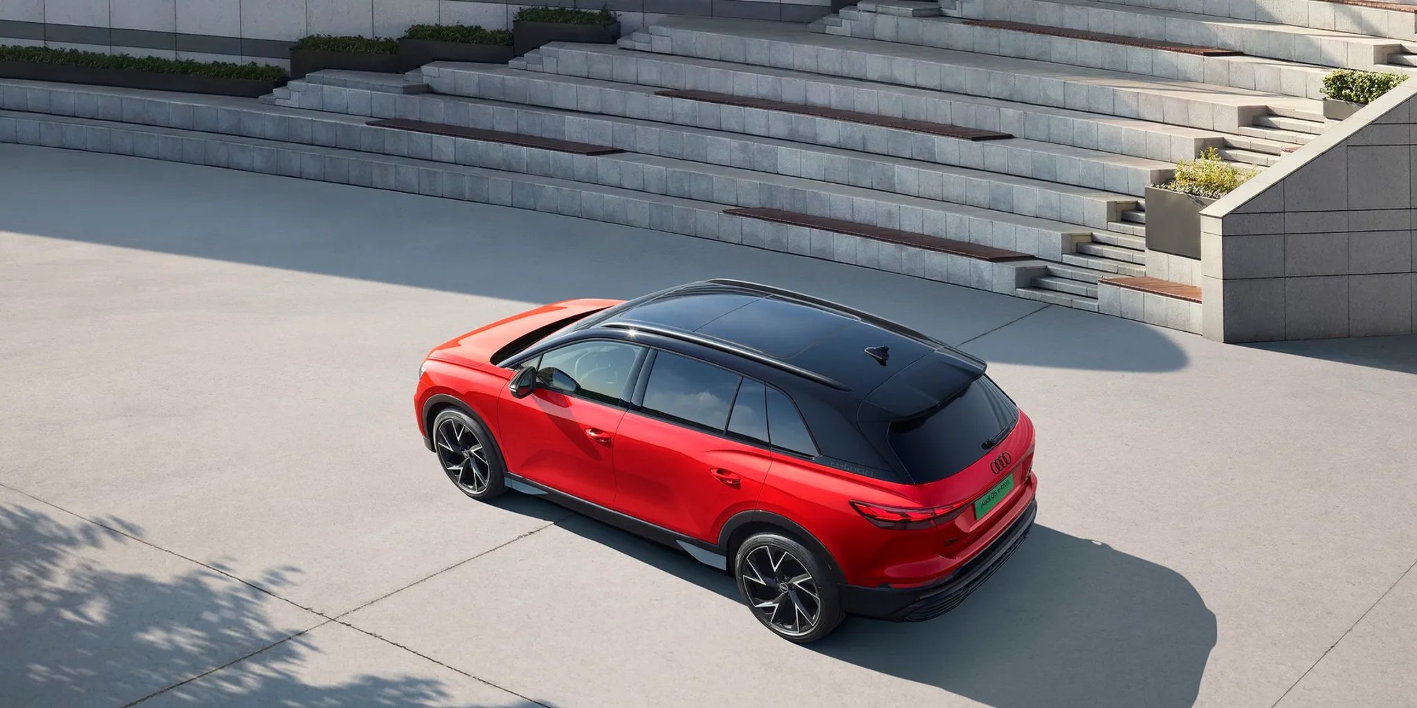 Audi_Q5_e-tron_1_generation__SUV_5-doors__3.jpg