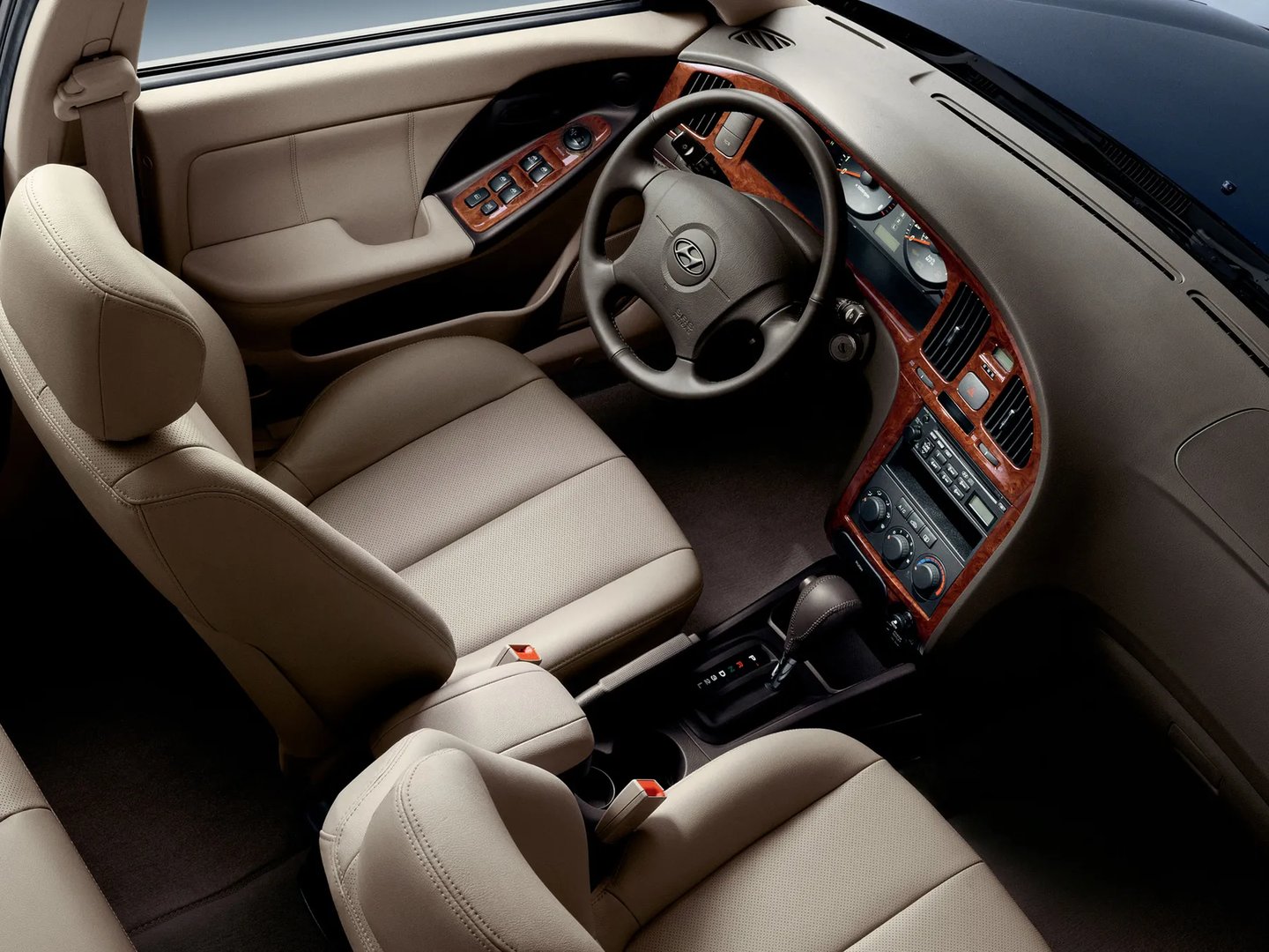 Hyundai_Elantra_3_generation_restyling__Sedan__12.jpg
