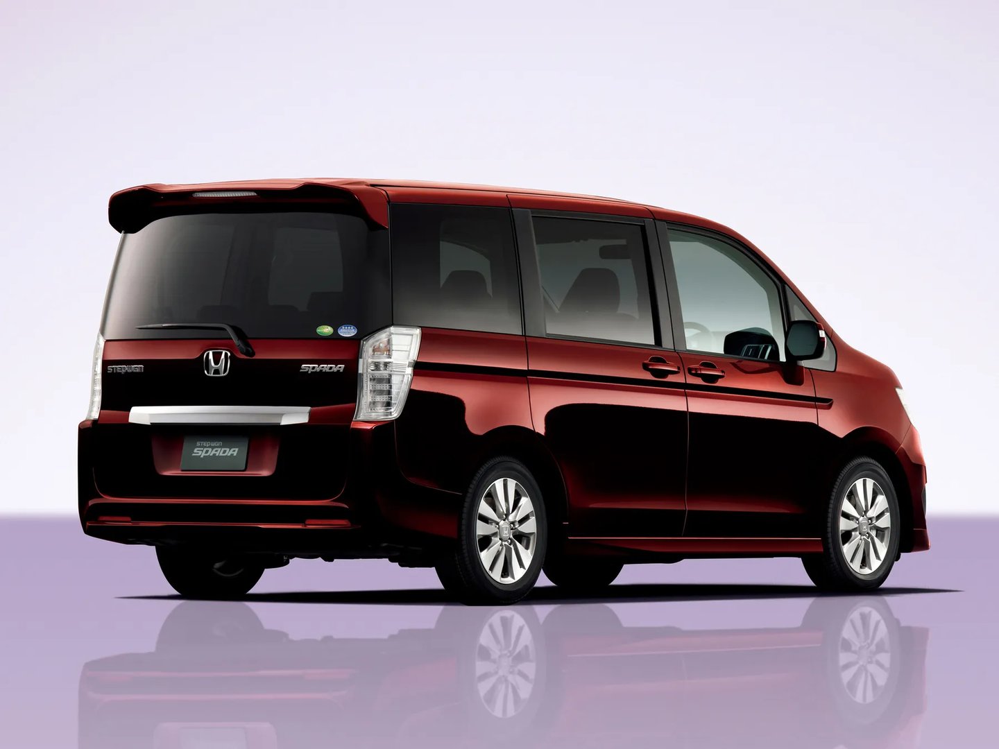 Honda_Stepwgn_4_generation_restyling__Minivan__2.jpg