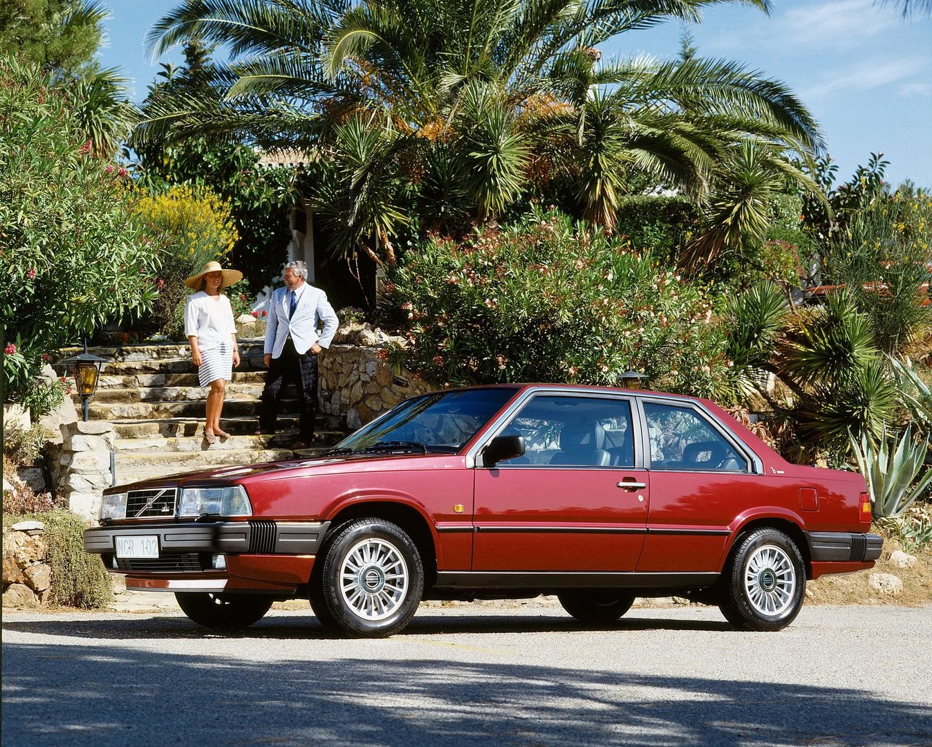 Volvo_780_1_generation__Sedan_2-doors__9.jpg