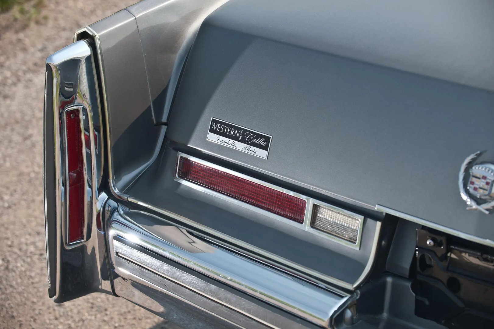 Cadillac_Sixty_Special_10_generation__Sedan__10.jpg
