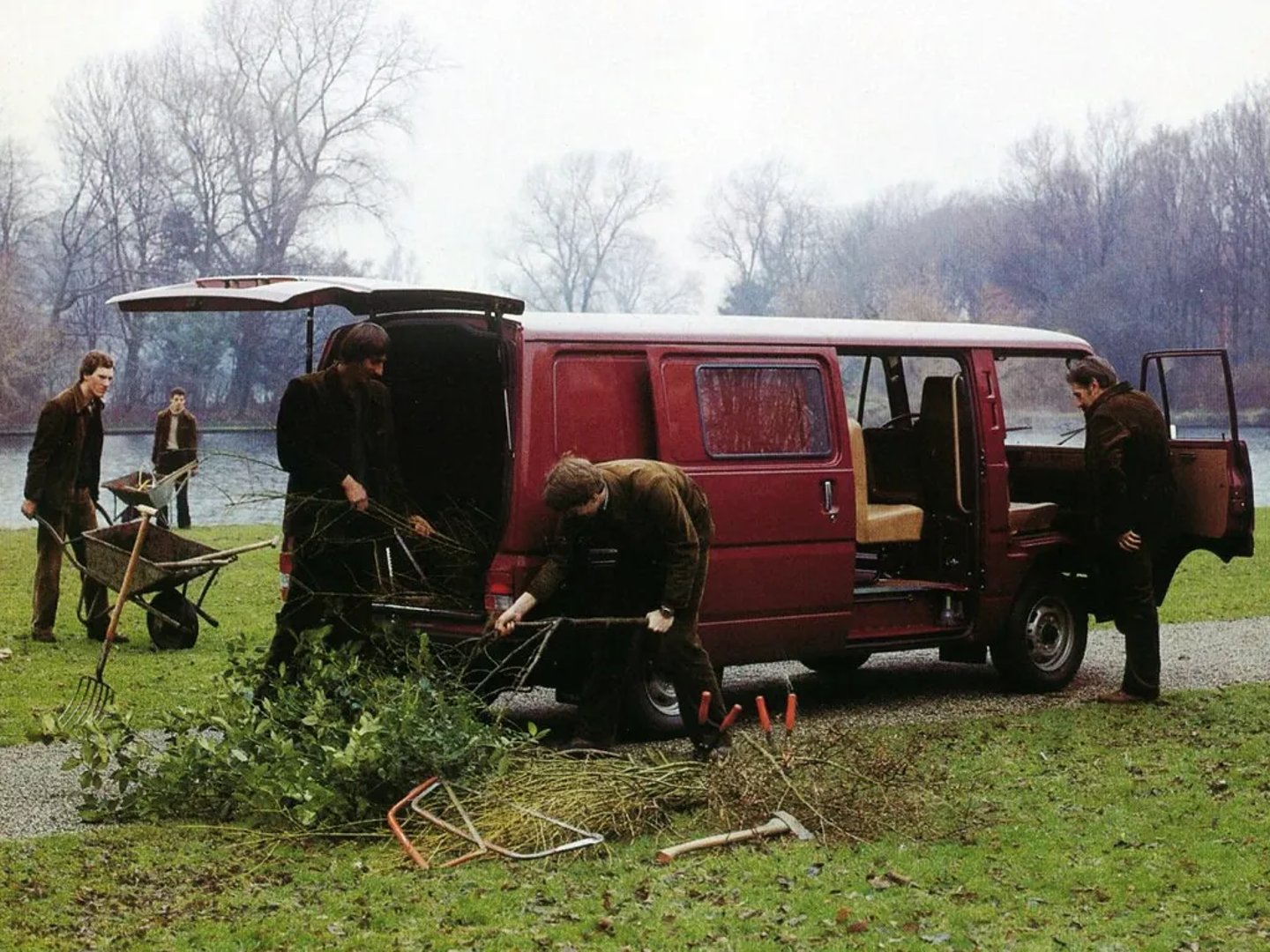 Datsun_Urvan_1_generation__Minivan__6.jpg