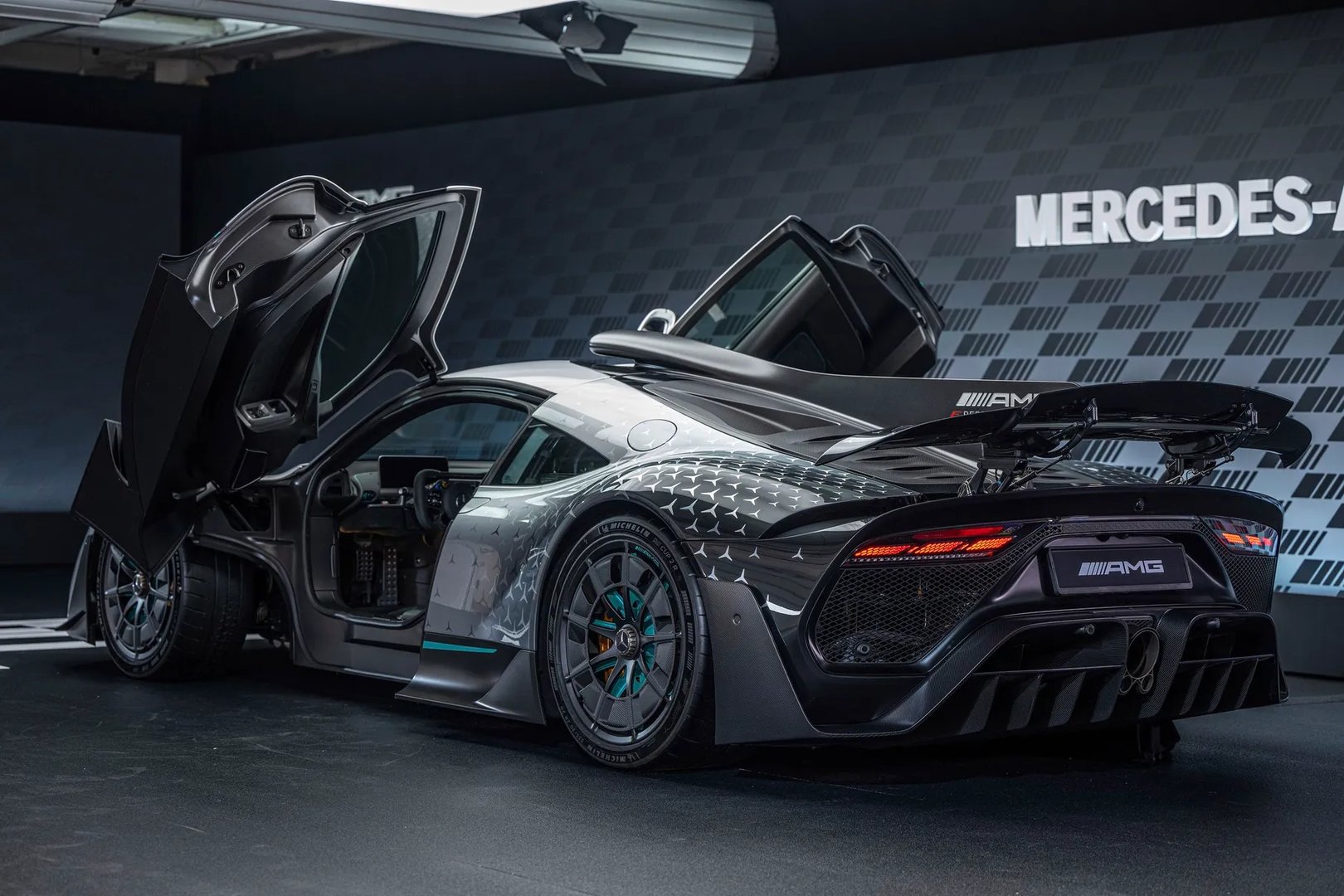 Mercedes_Mercedes-AMG_One_1_generation__Coupe__8.jpg
