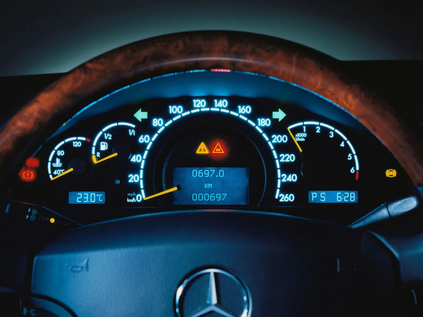 Mercedes_CL-Class_2_generation__Coupe_Hardtop__11.jpg