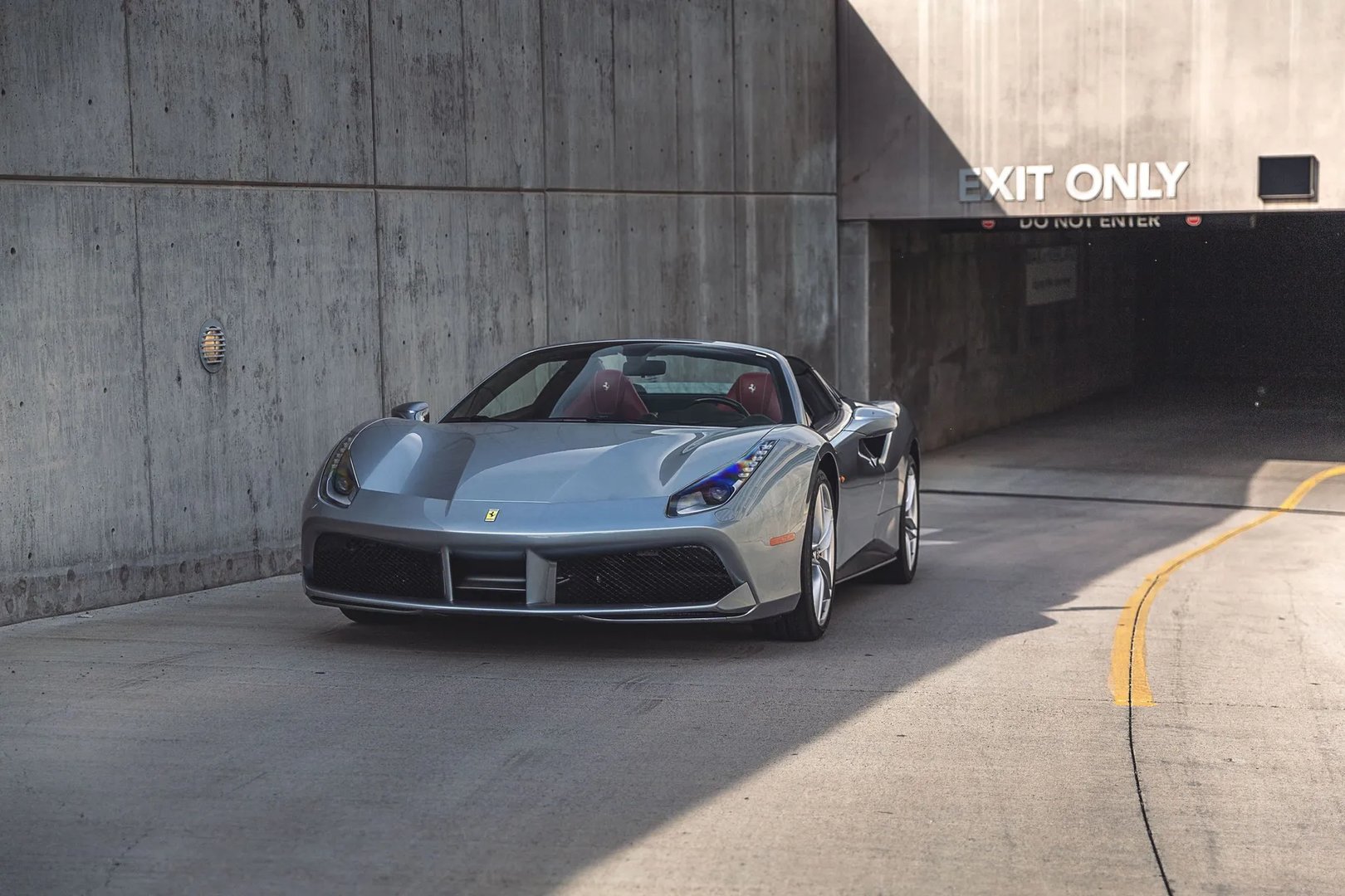 Ferrari_488_1_generation__Roadster__5.jpg